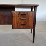 Bureau en palissandre danois par Gunnar Nielsen.