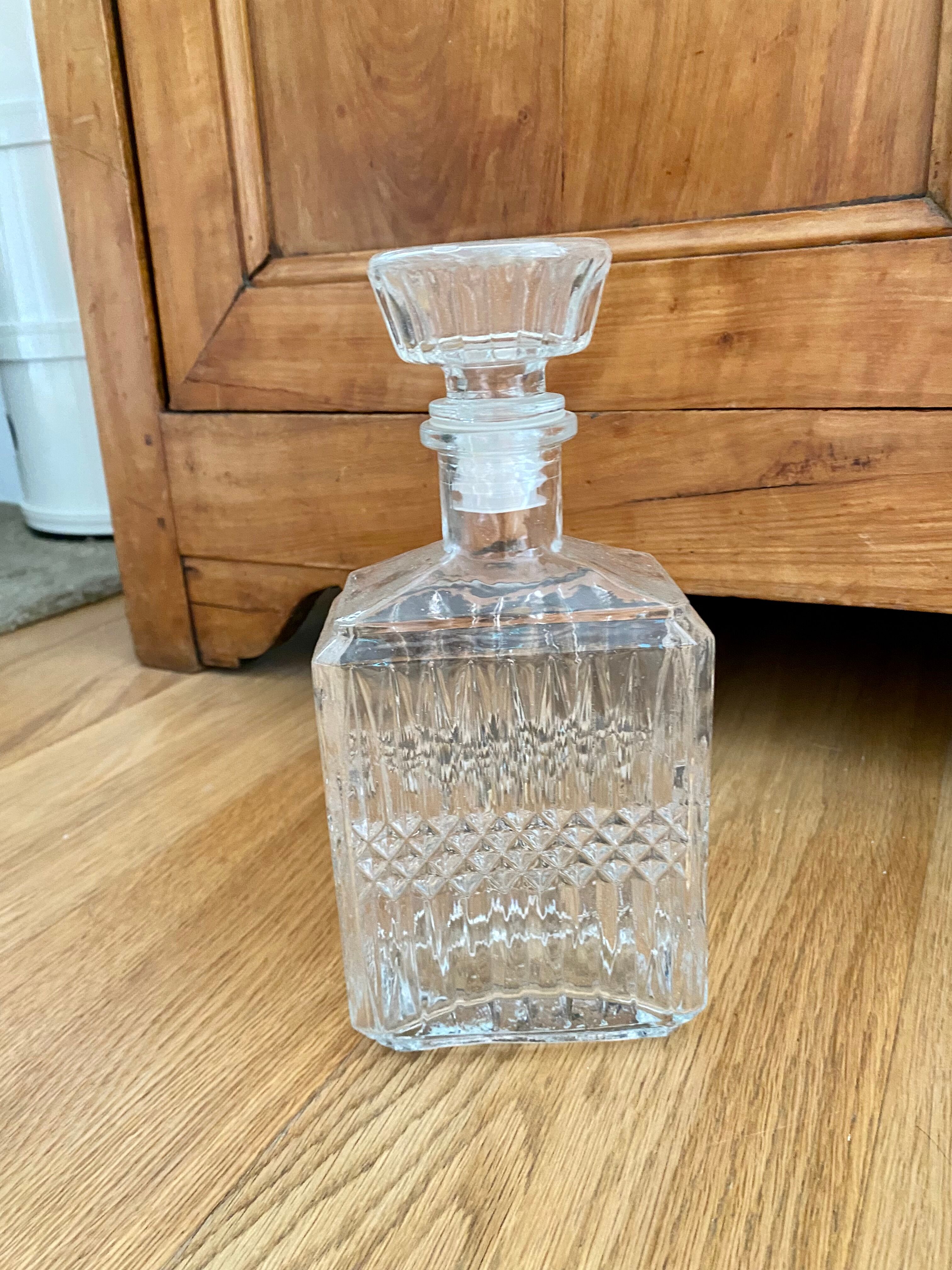 Set of 3 glass whiskey decanters