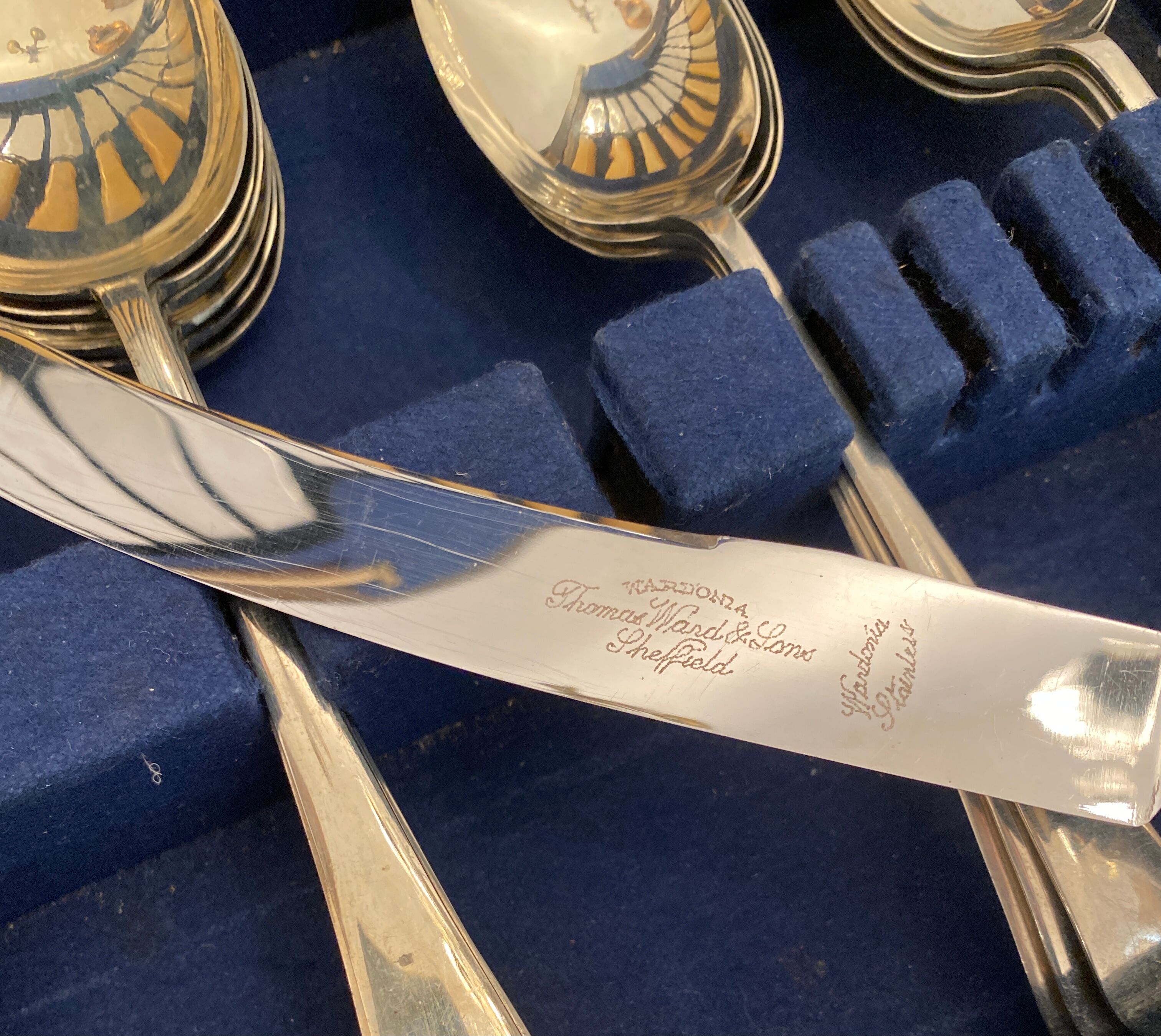 Silver furniture menagere 100 pieces Thomas Ward & Sons Sheffield late 19th