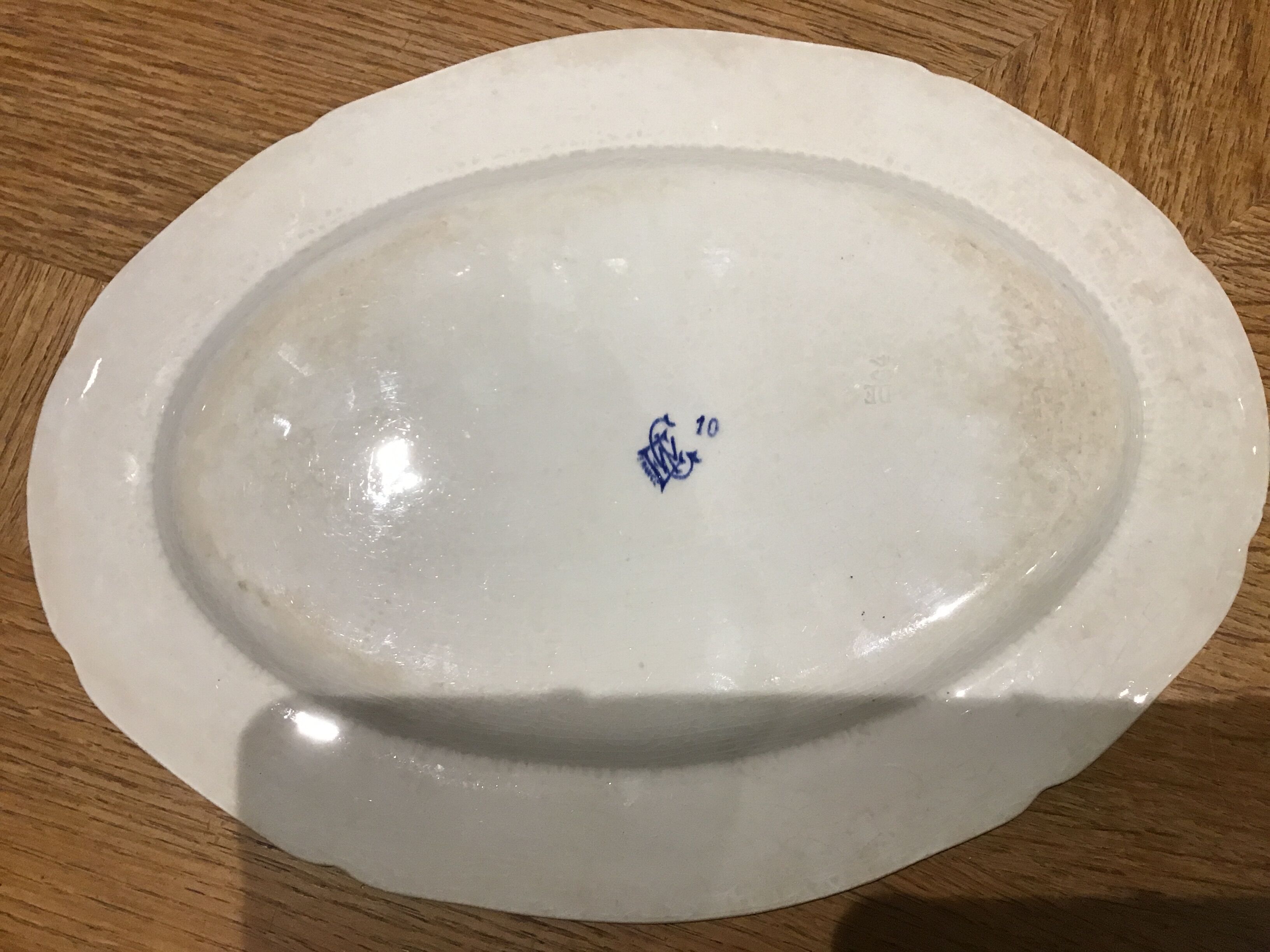 Plat de service ovale en Gien