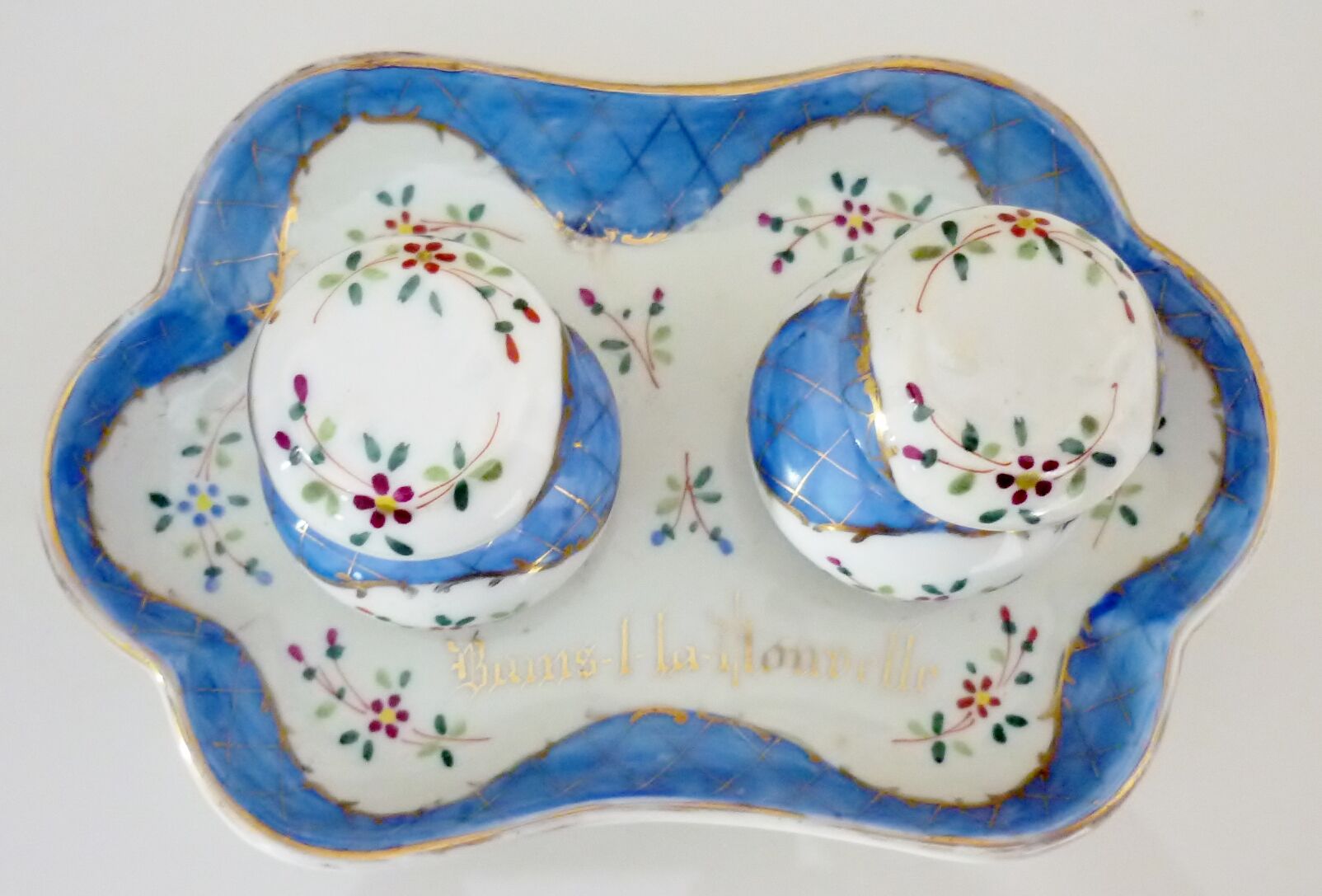 Double antique inkwells in hand-painted porcelain, nineteenth century