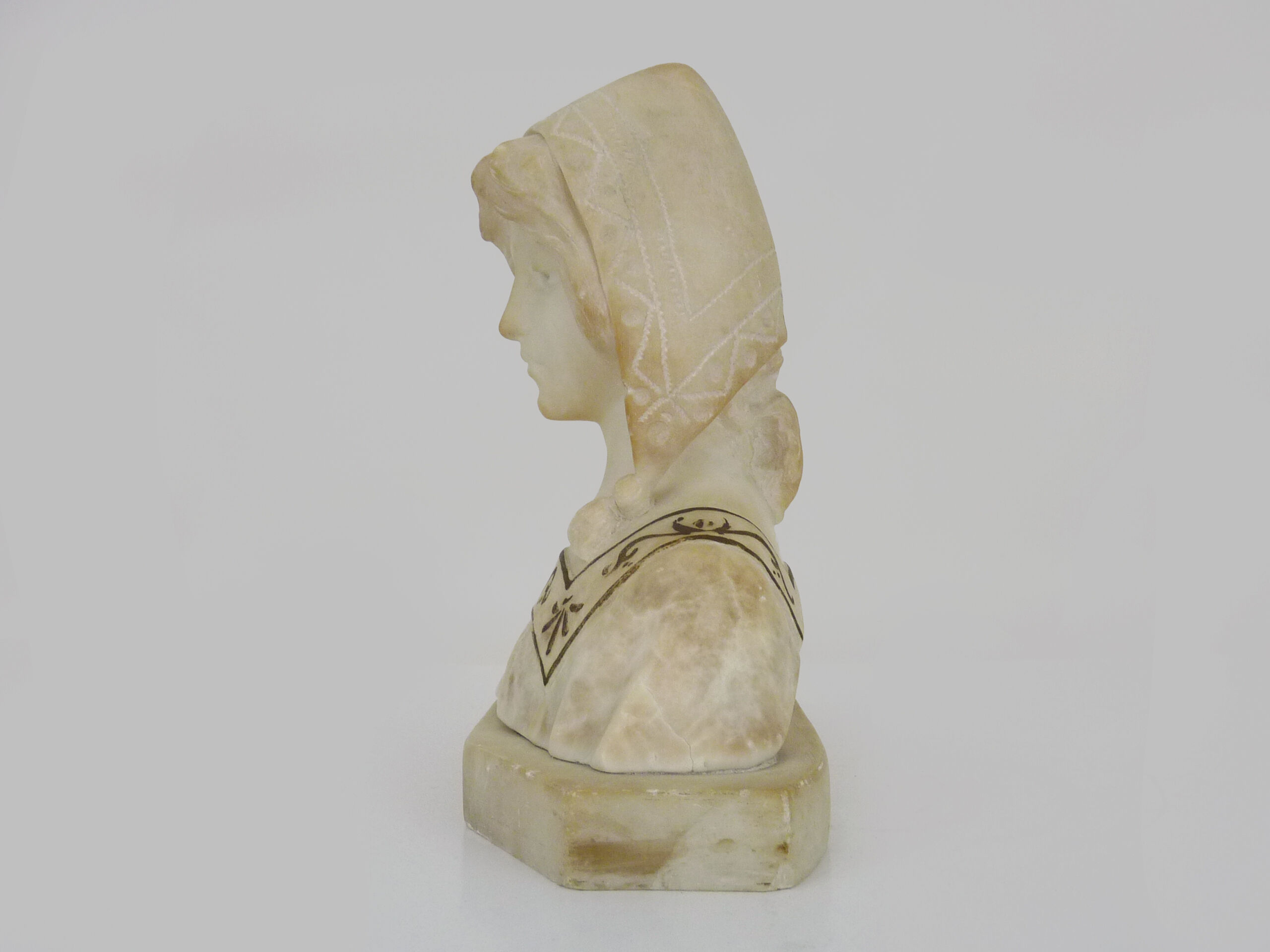 Sculpture Adolfo Cipriani (1880-1930) bust woman alabaster marble