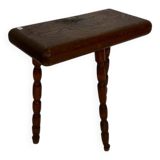 Tabouret tripode en bois massif