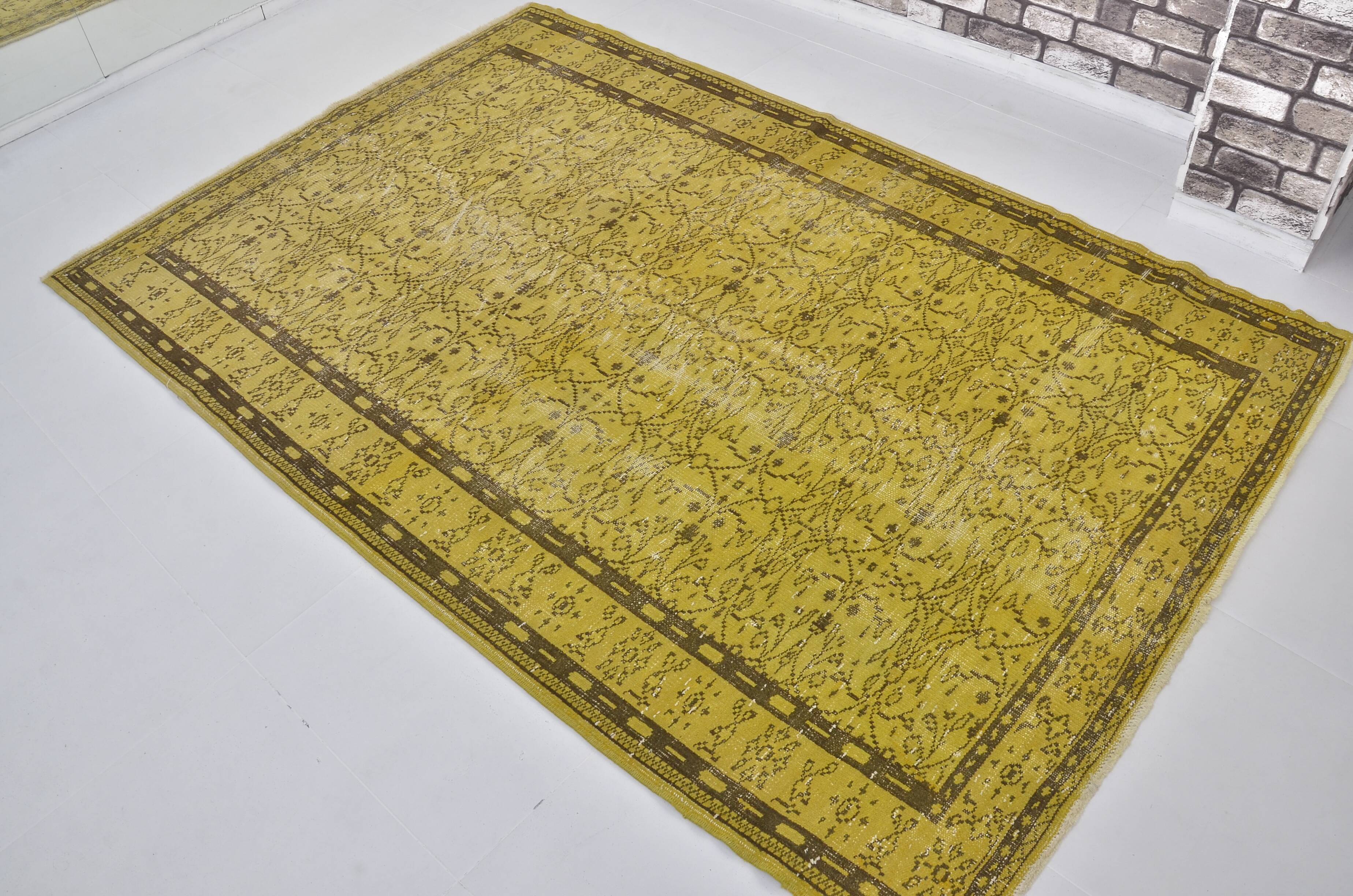 Tapis floral Oushak jaune