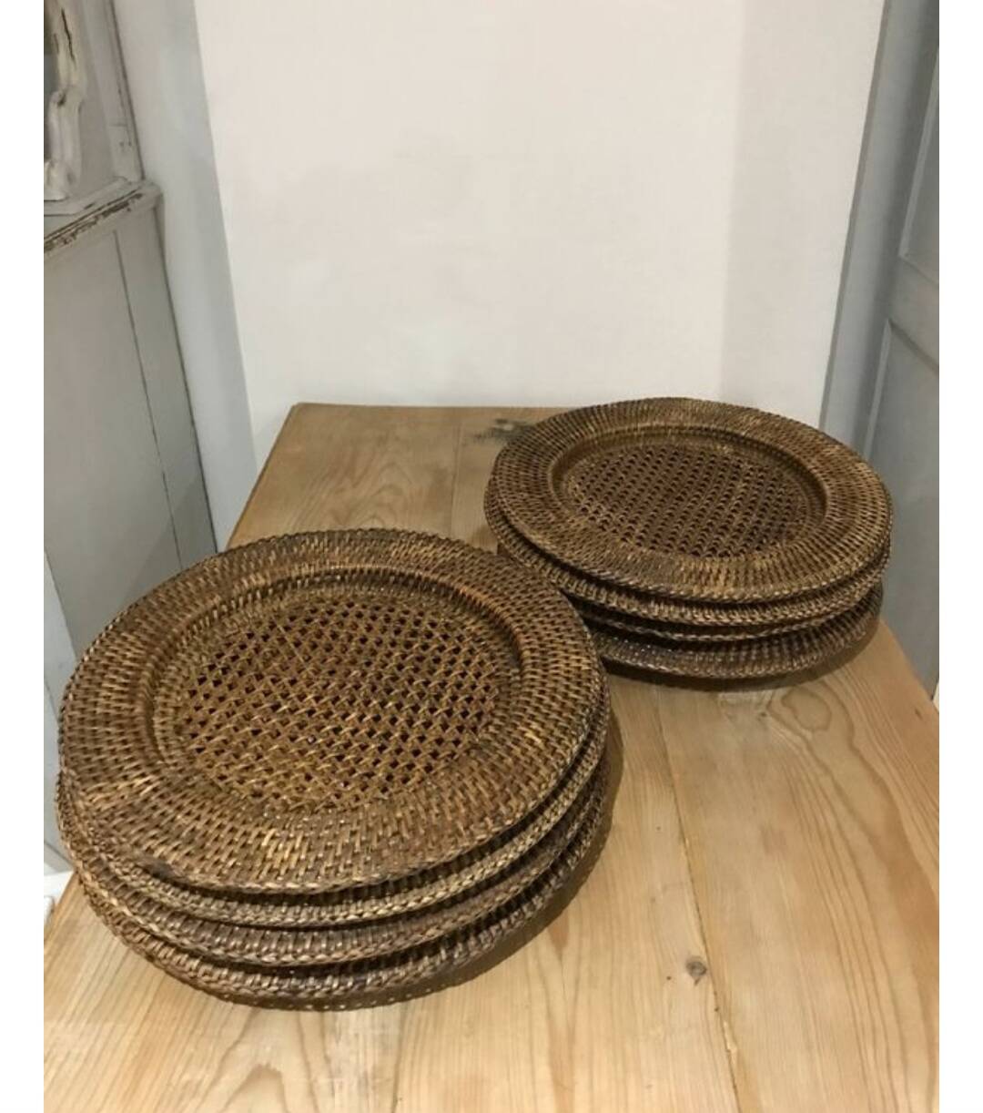 Anciens Dessous Presentation plates round natural vintage rattan wicker antique