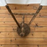 Tripod stool in solid wood, feet turned