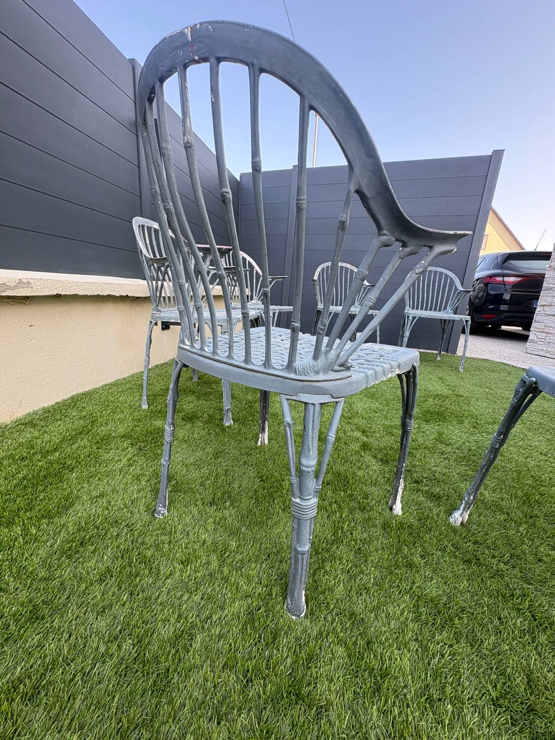 6 cast iron chairs from the 1950s