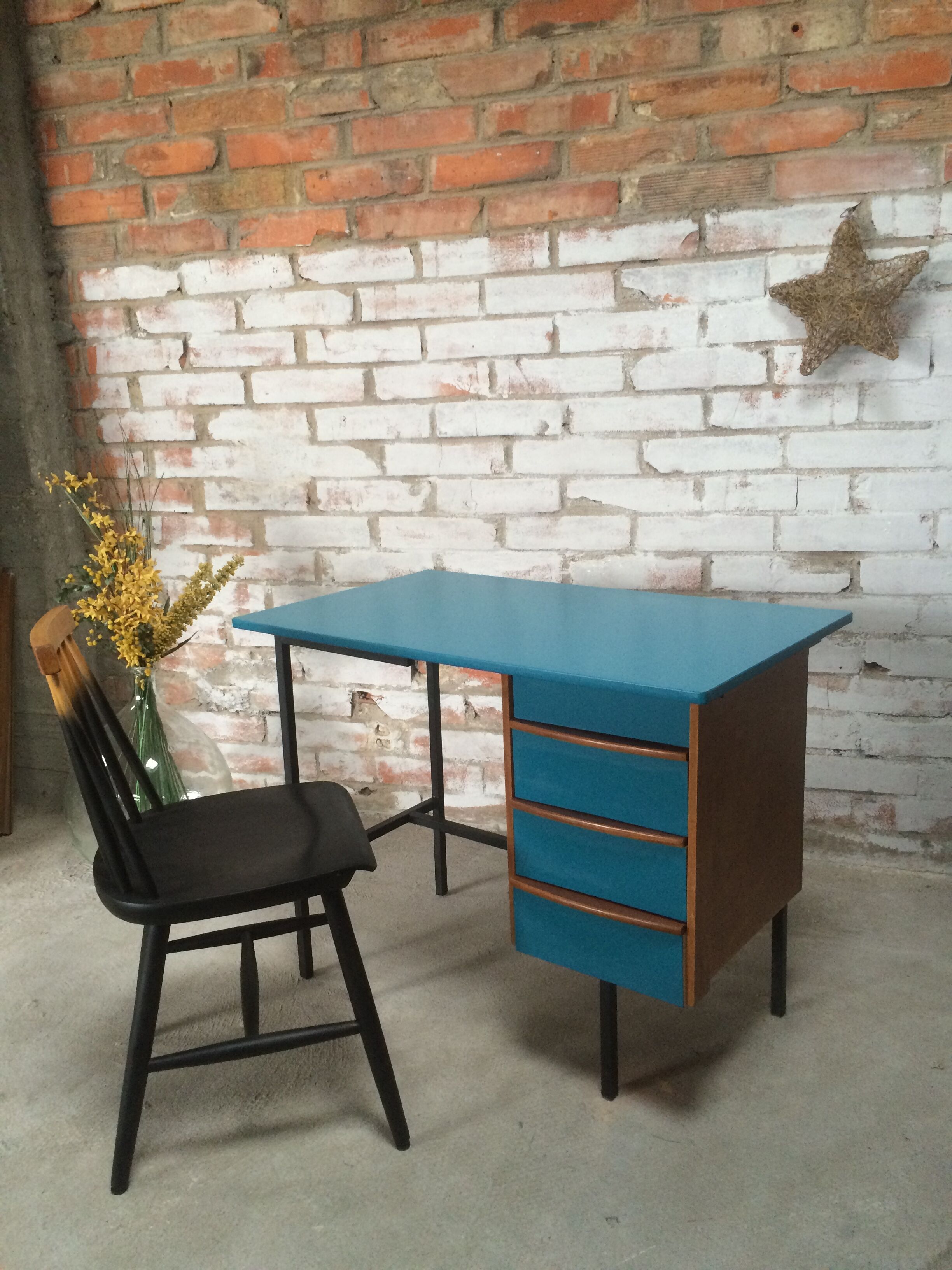 Vintage modernist office