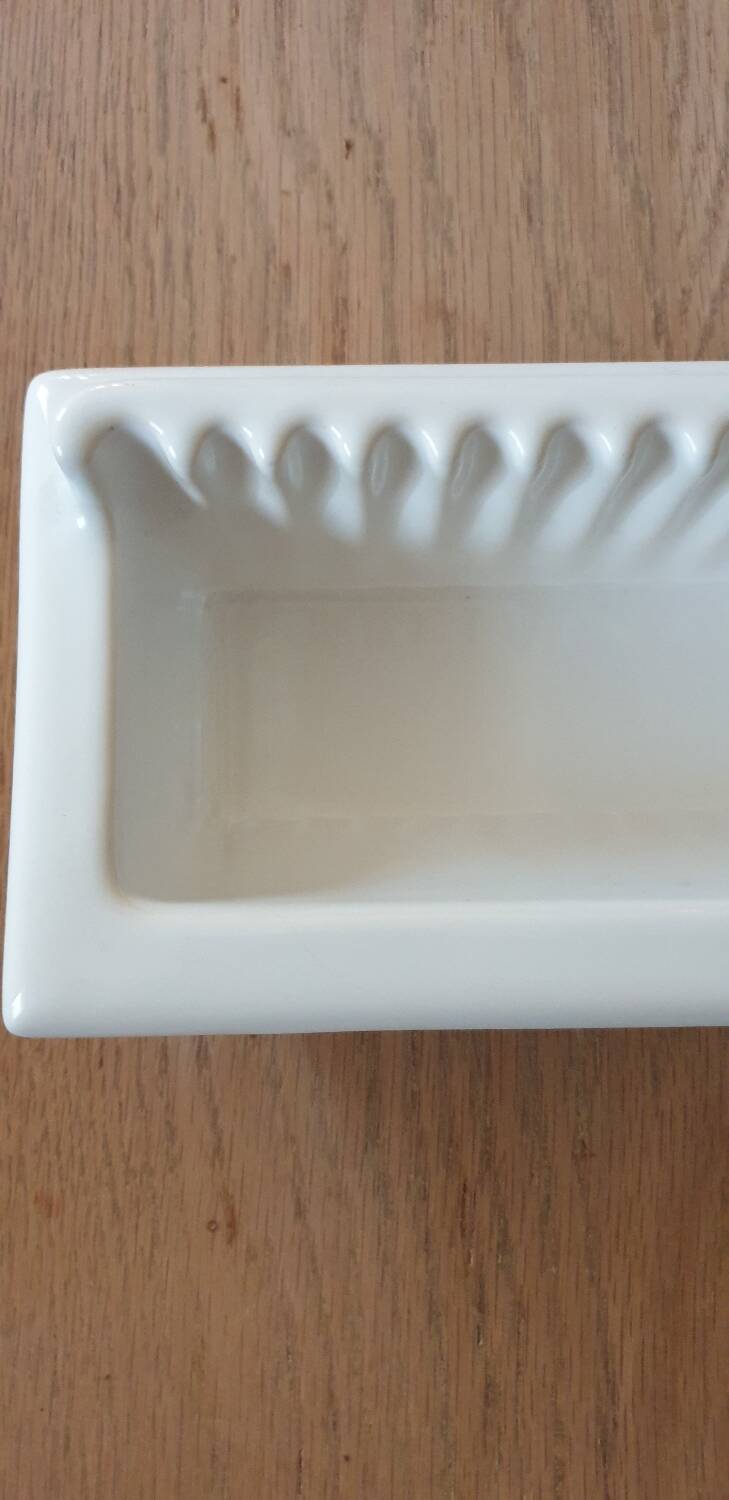 Built-in soap dish
