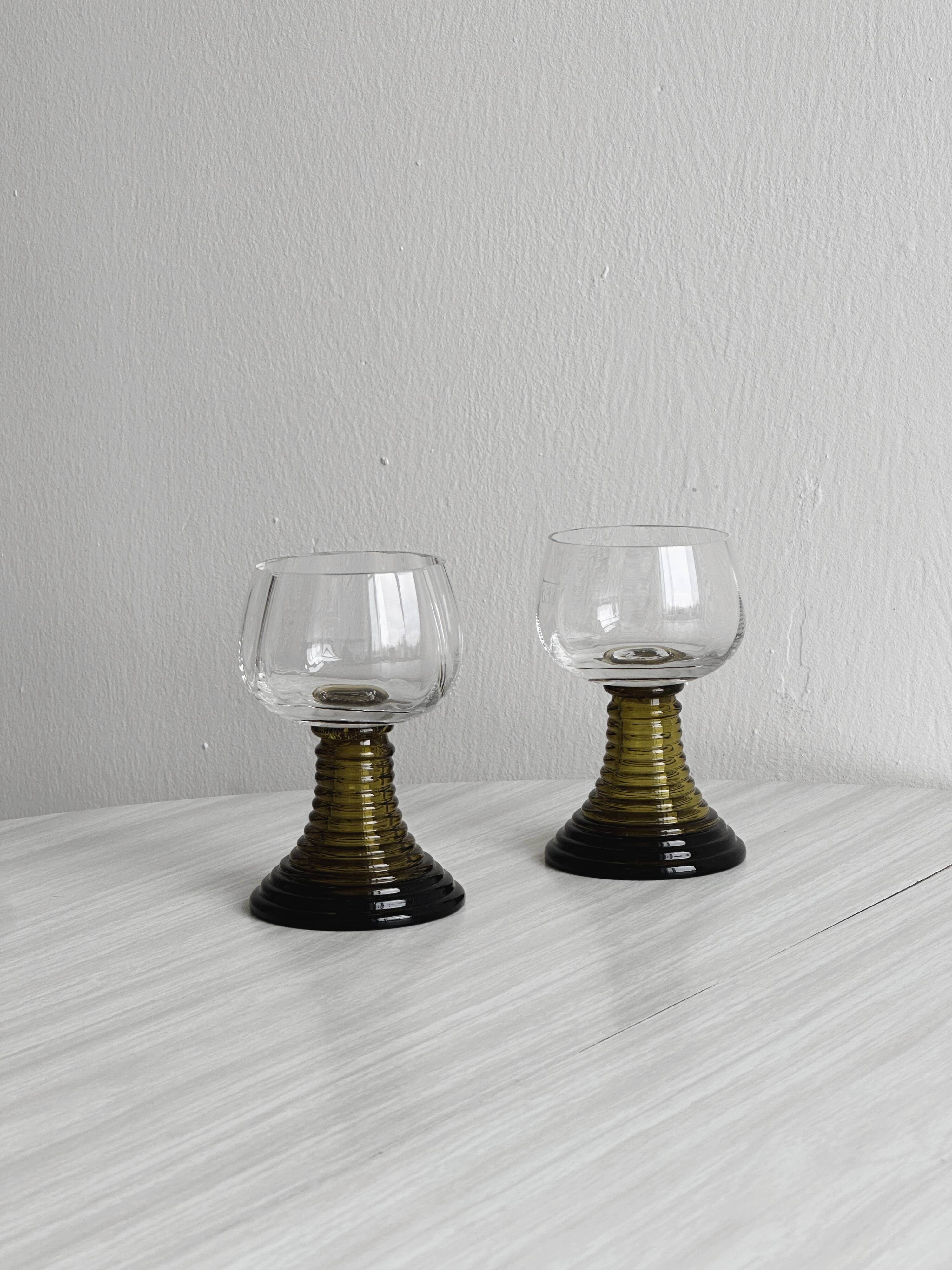 Wine glass duo