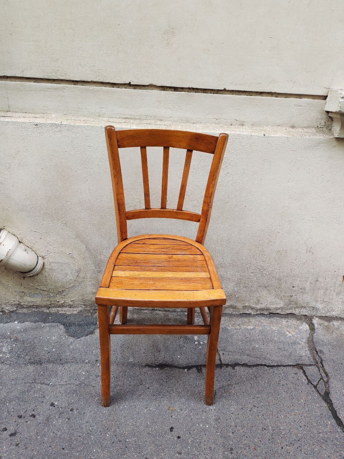 Chaise bistrot en bois vintage