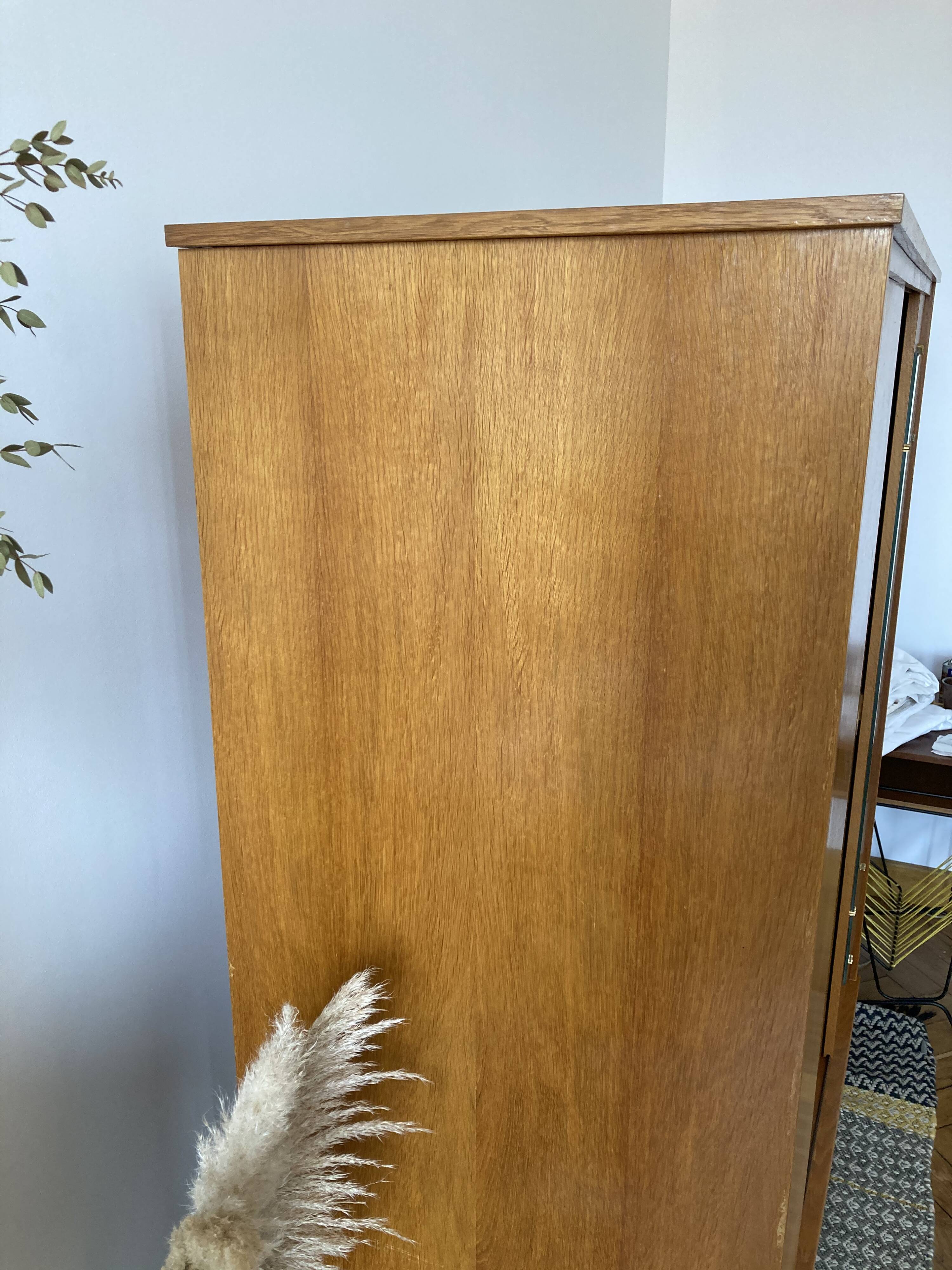 Wardrobe sliding doors compass feet