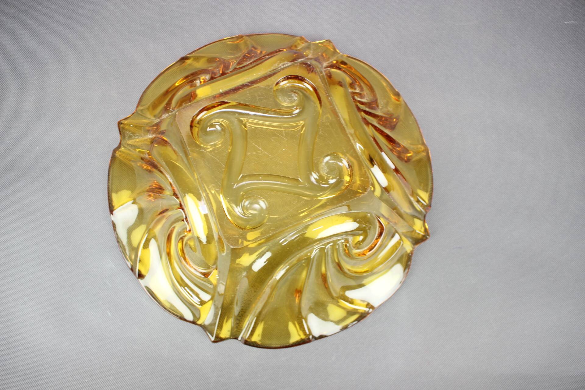 Decorative bullicante glass bowl from Murano, amber by Galliano Ferro from the mid-century, 1960s.