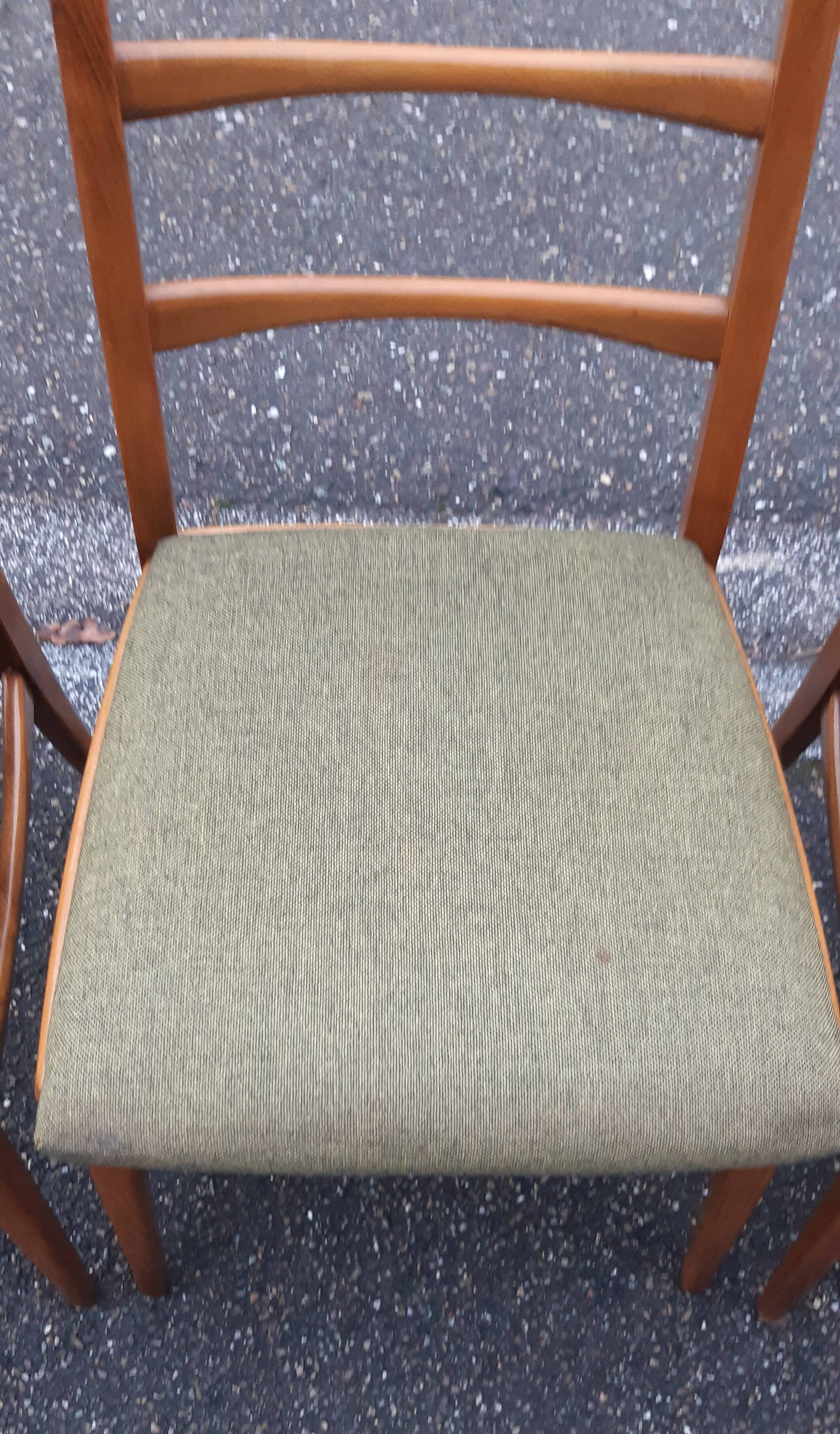 Set of 5 vintage chairs