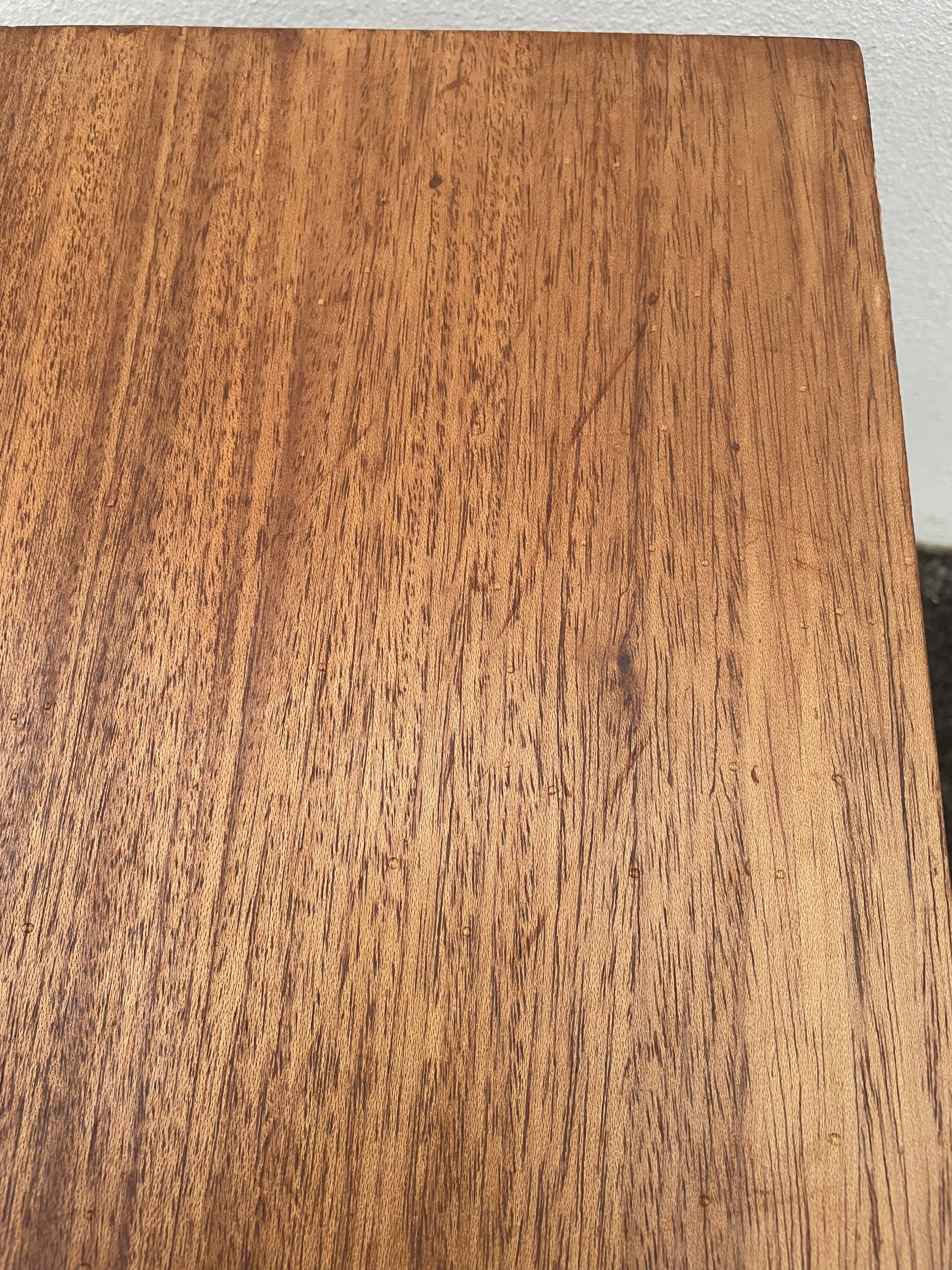 Table d’appoint ou chevet en teck 70’S