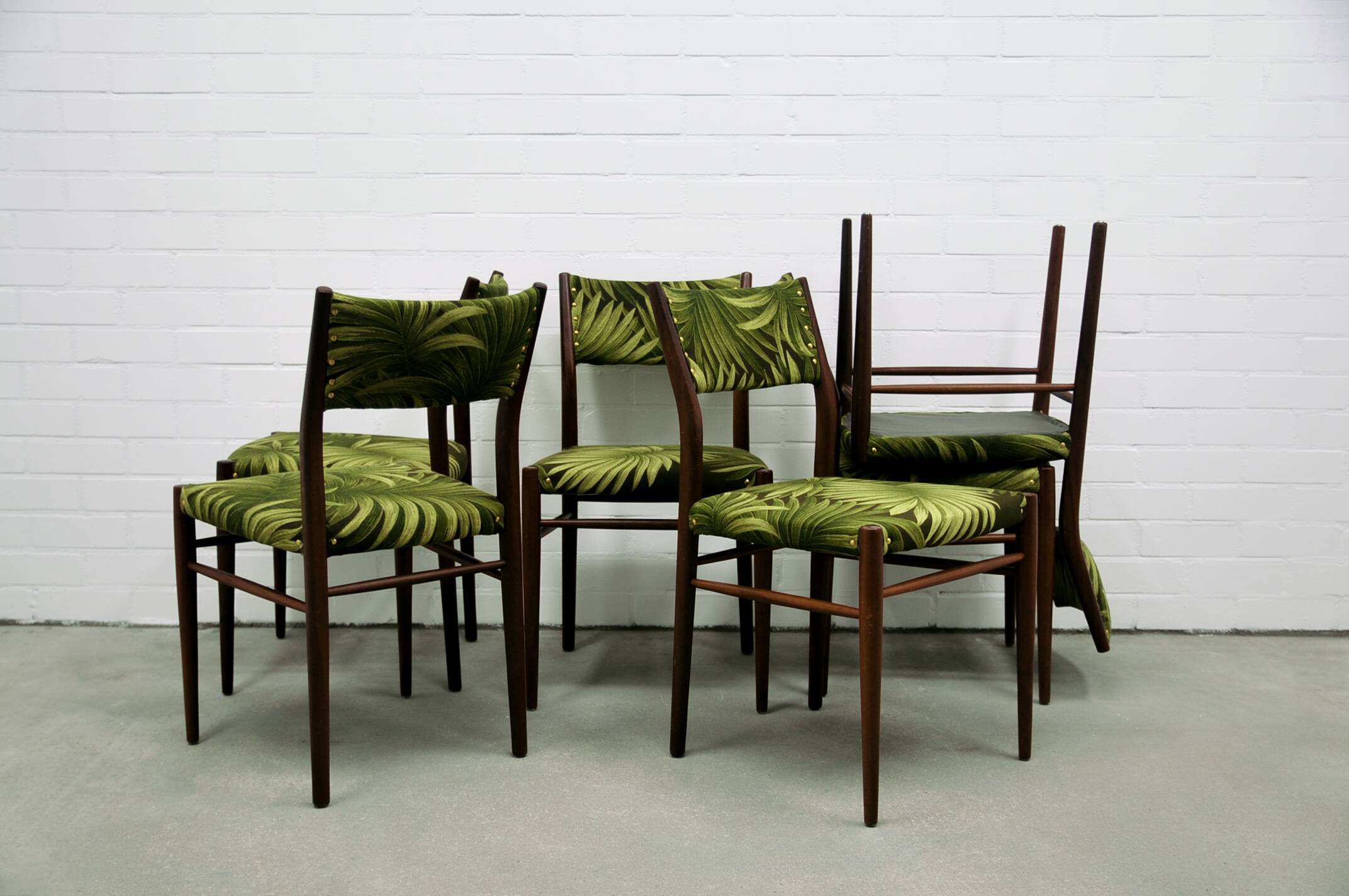 vintage set x6 teak chairs palm trees