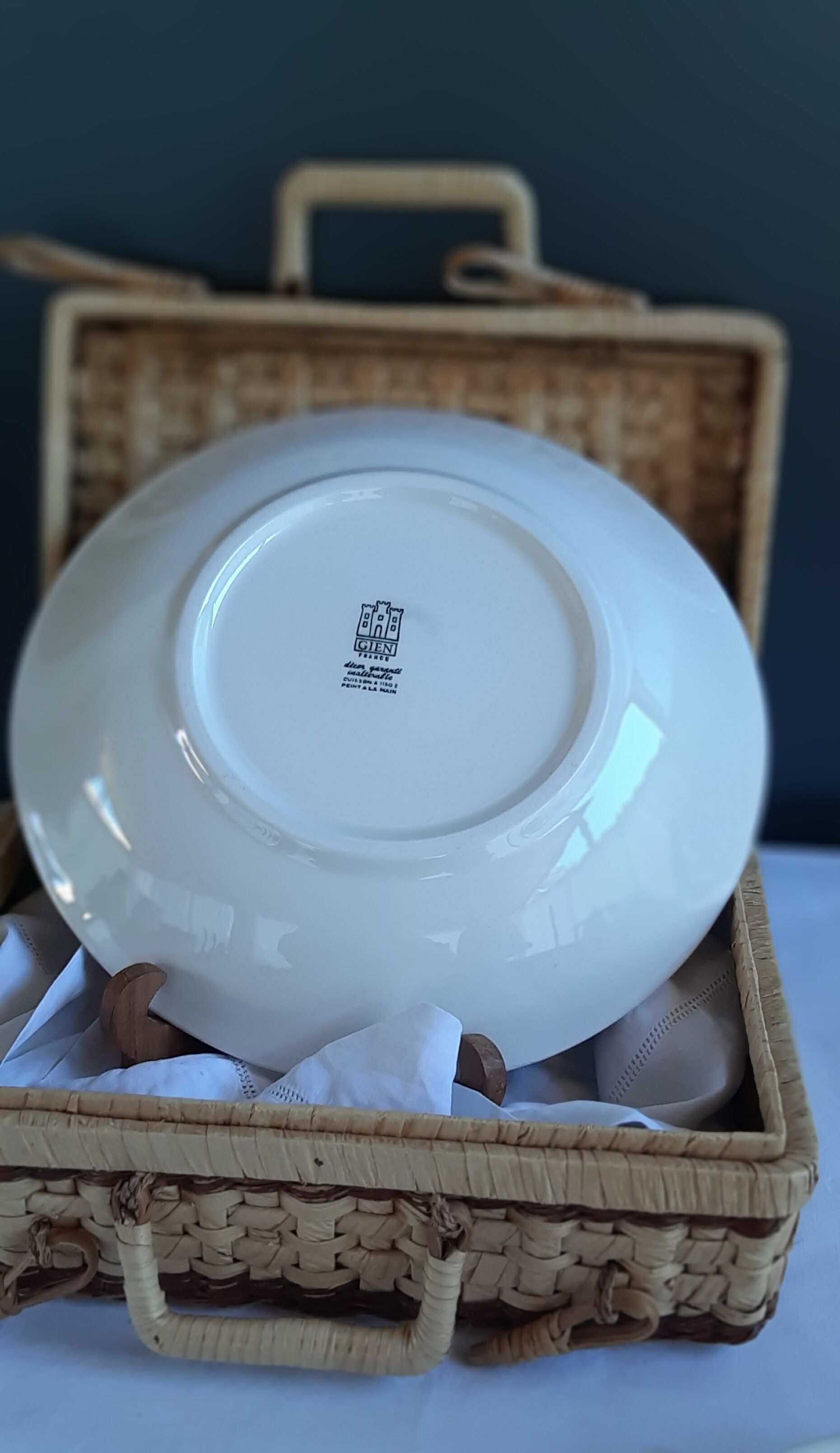 Hollow round dish Gien France