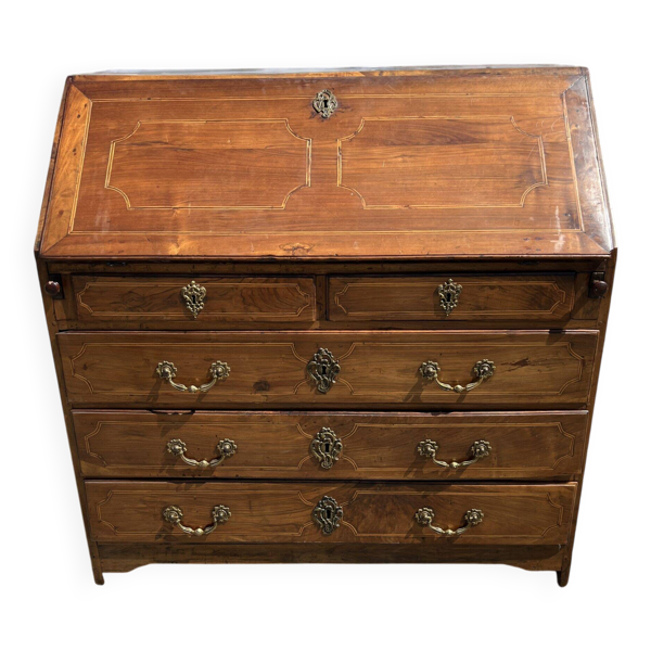 Commode scriban, chef-d’œuvre de marqueterie en merisier massif, fin XVIIIe, début XIXe siècle