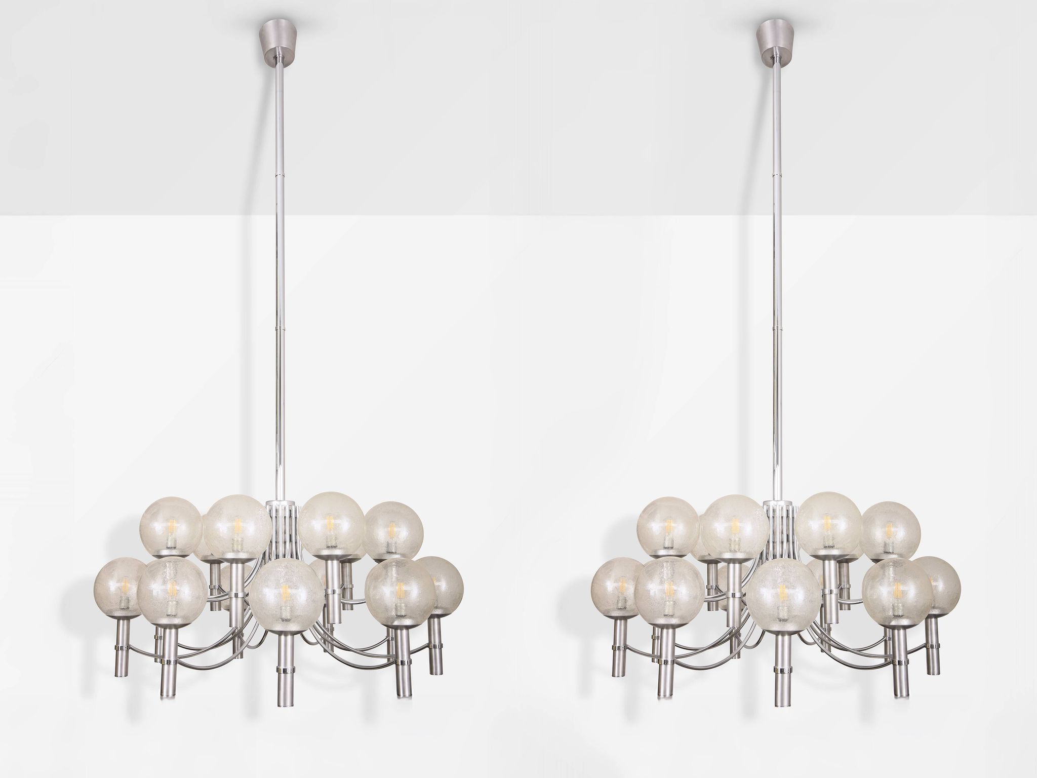 Paire de lustres de Veronese 165 cms acier verre Murano vers 1970