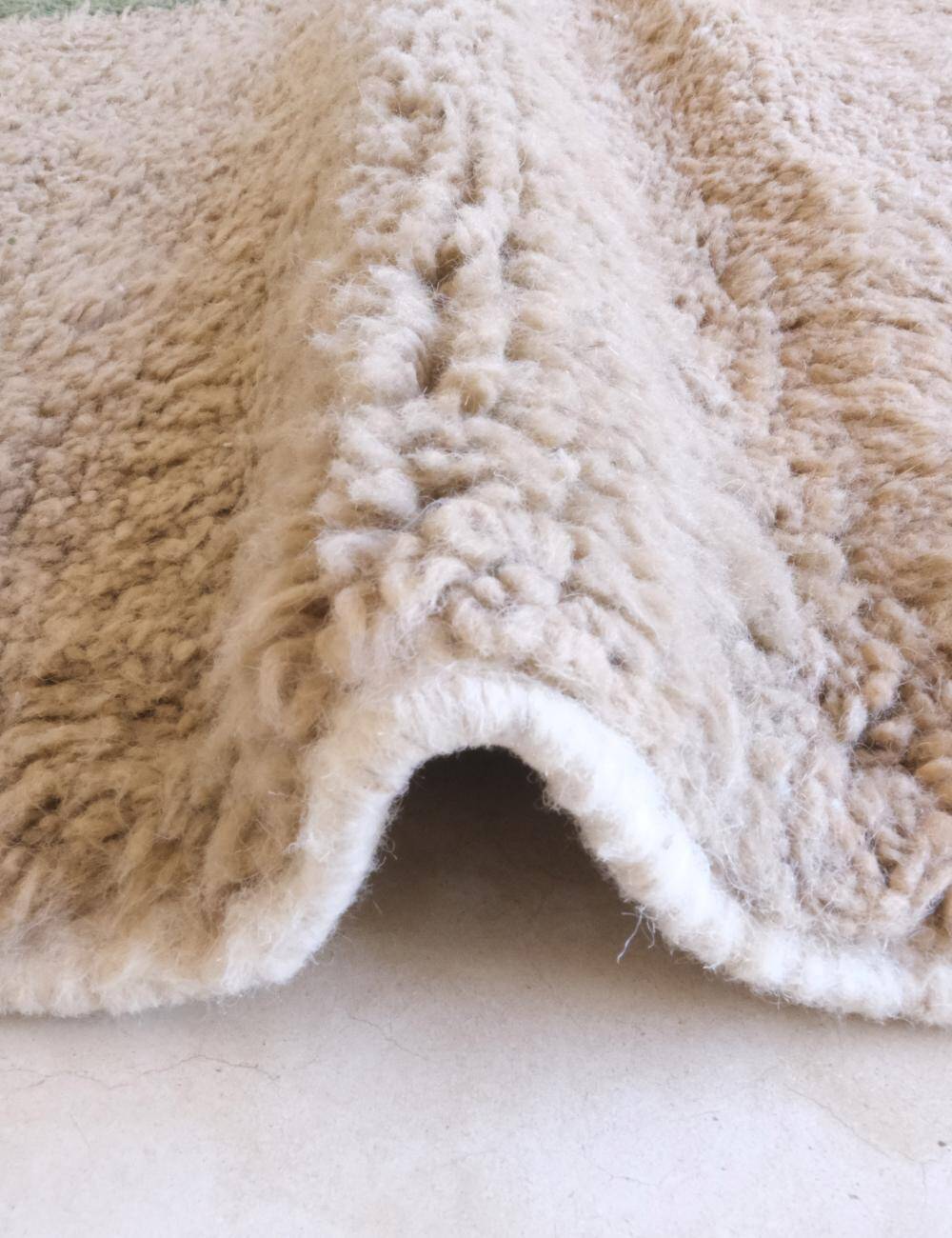 Contemporary rug - 350 x 255 cm