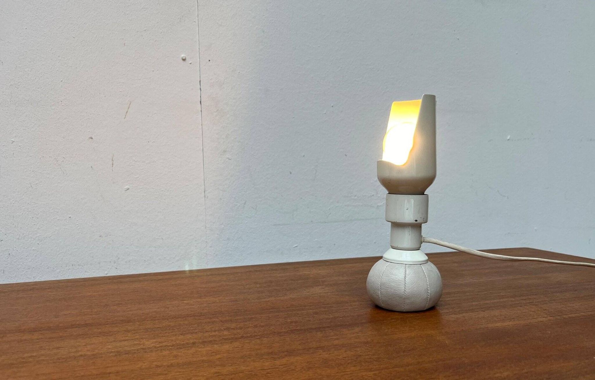 Italian table lamp model 600/P from the mid-century space by Gino Sarfatti for Arteluce, 1960s.