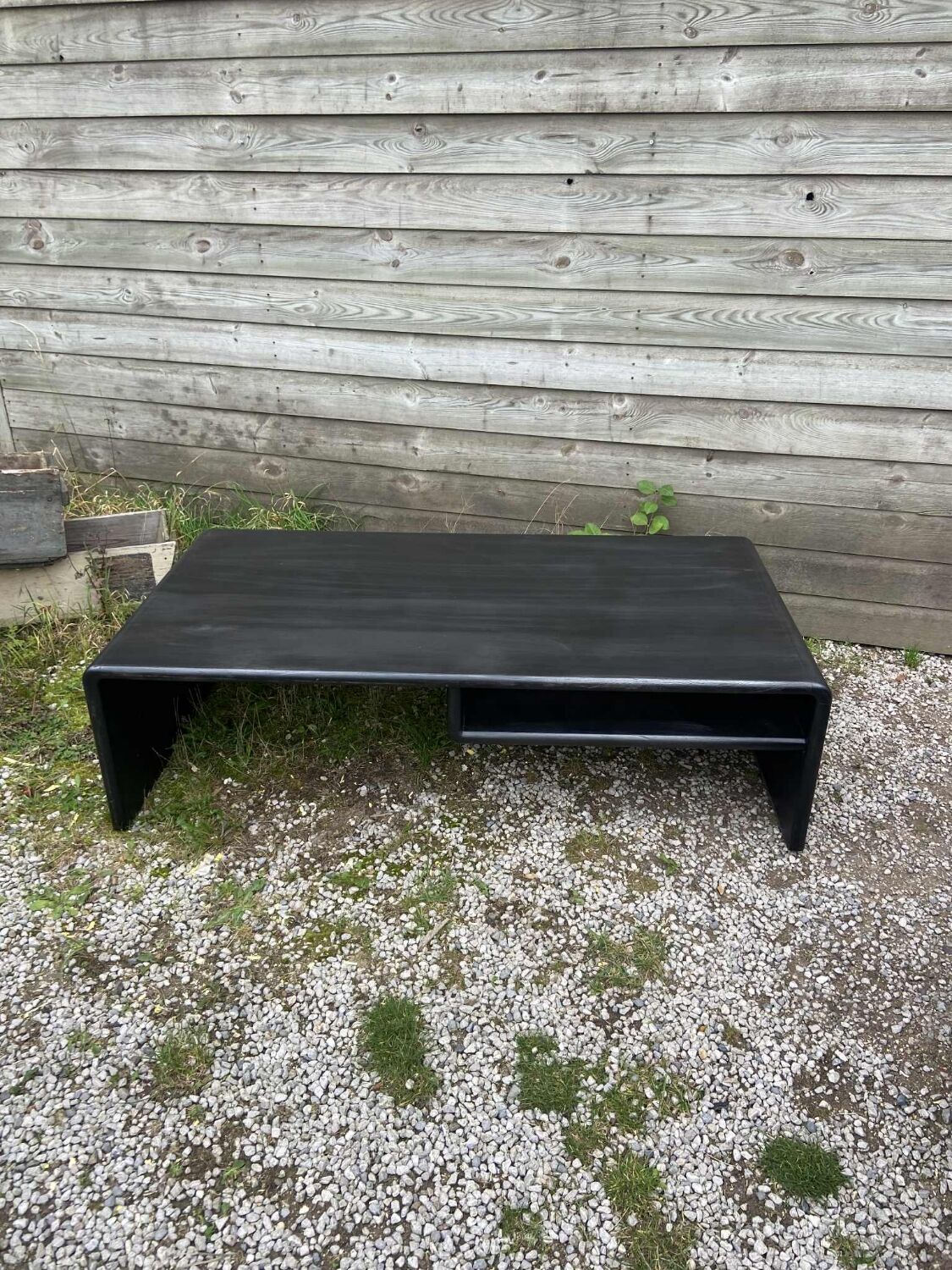 Black coffee table / TV stand