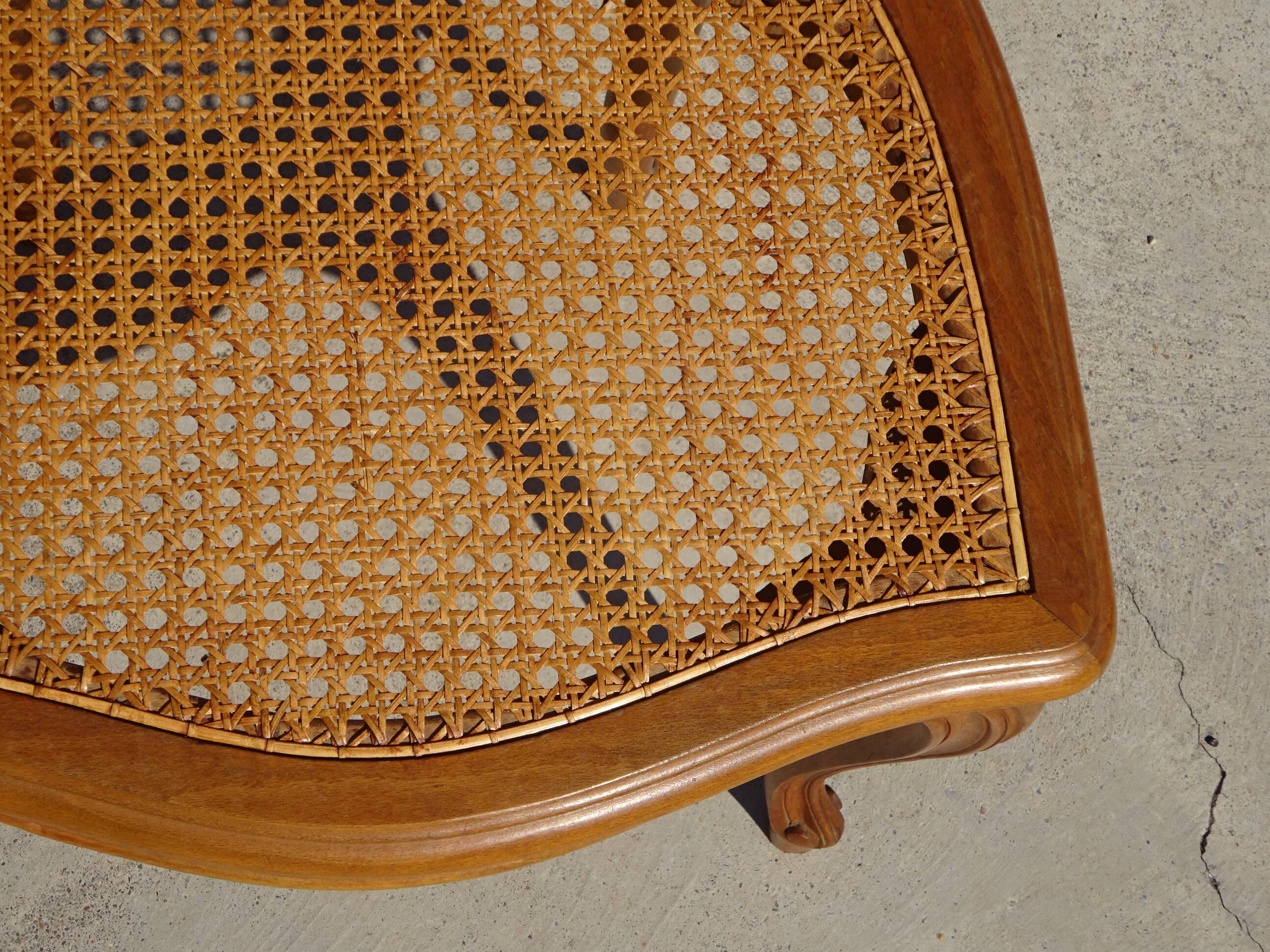 Paire de chaises en bois et cannage style Louis XV