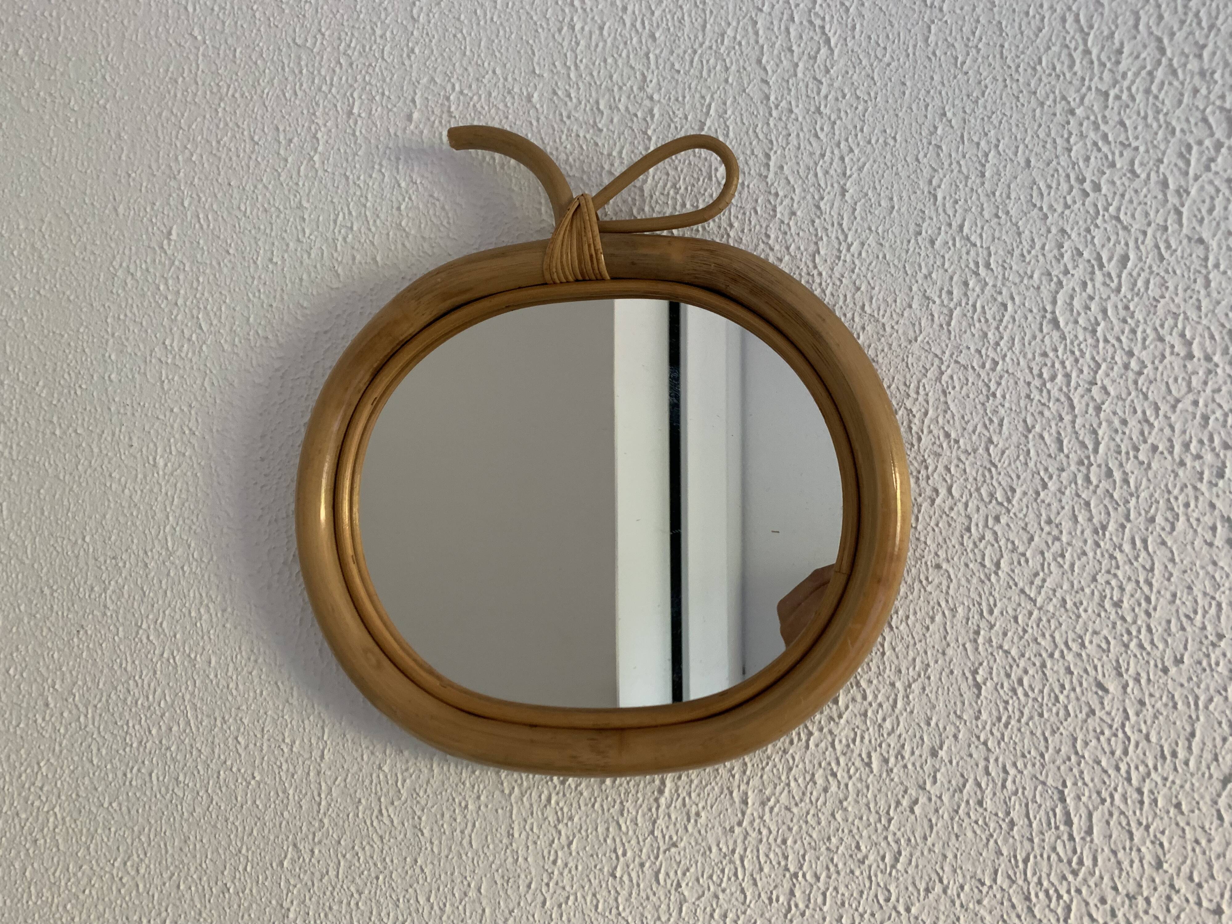 Vintage 1970s apple rattan wicker fruit mirror - 35 x 32 cm