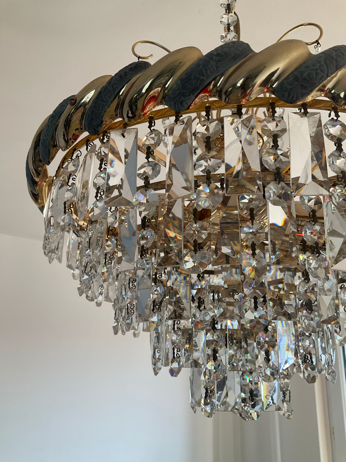 Lustre cascade de pampilles cristal et laiton