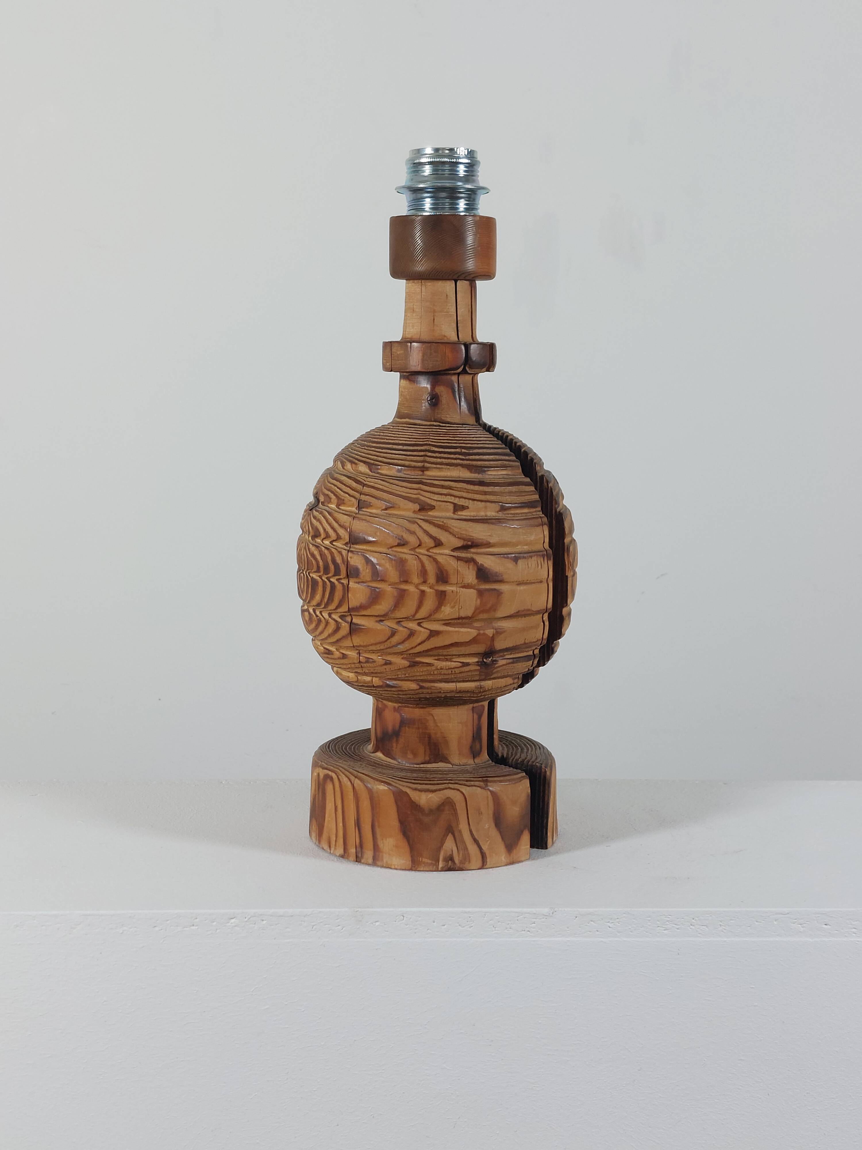 Rare vintage Mid Century brutalist flamed pine table lamp  by Temde