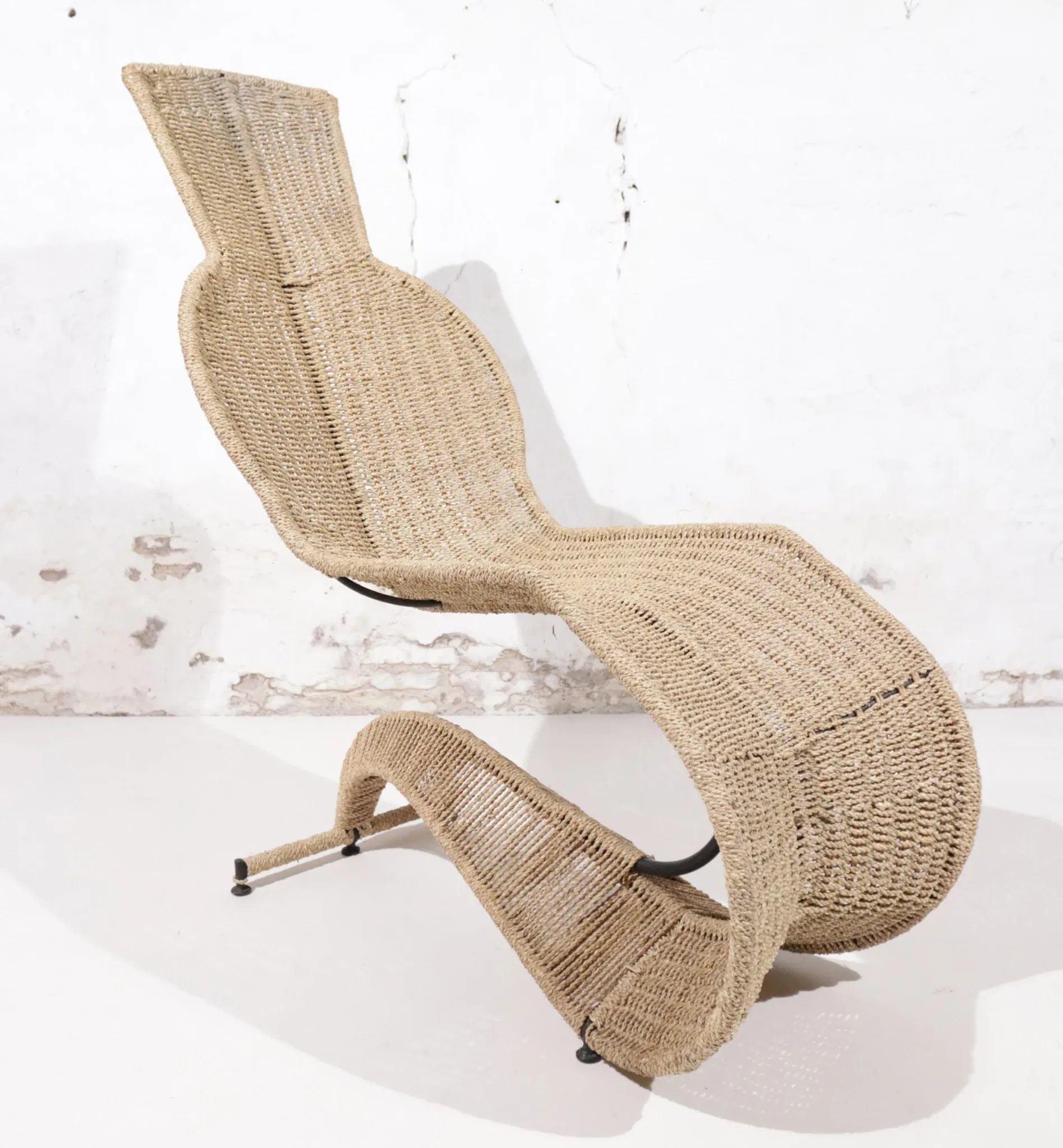 Tom Dixon Bolide rocking chaise in steel and woven seagrass – London, 1991