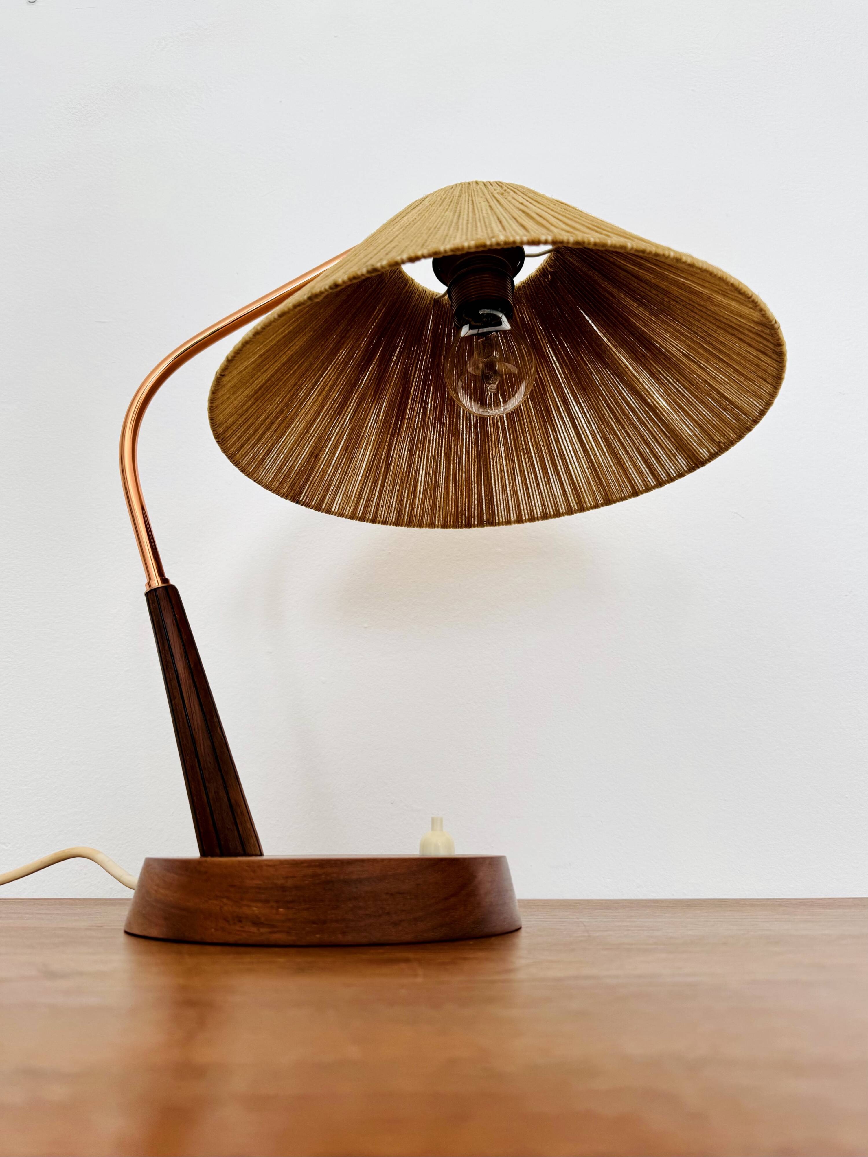 Lampe de table en sisal et teck par Temde