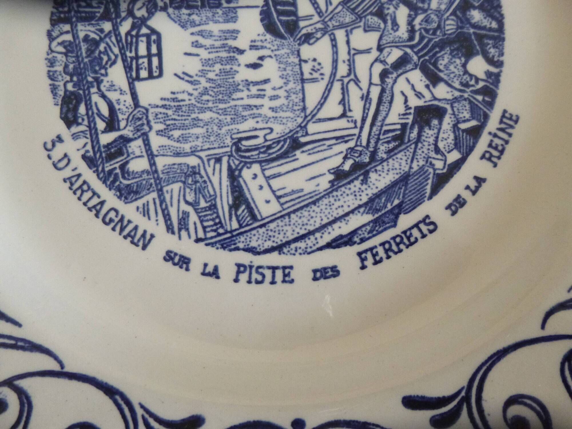 4 assiettes publicitaires Yoplait- Les 3 mousquetaires