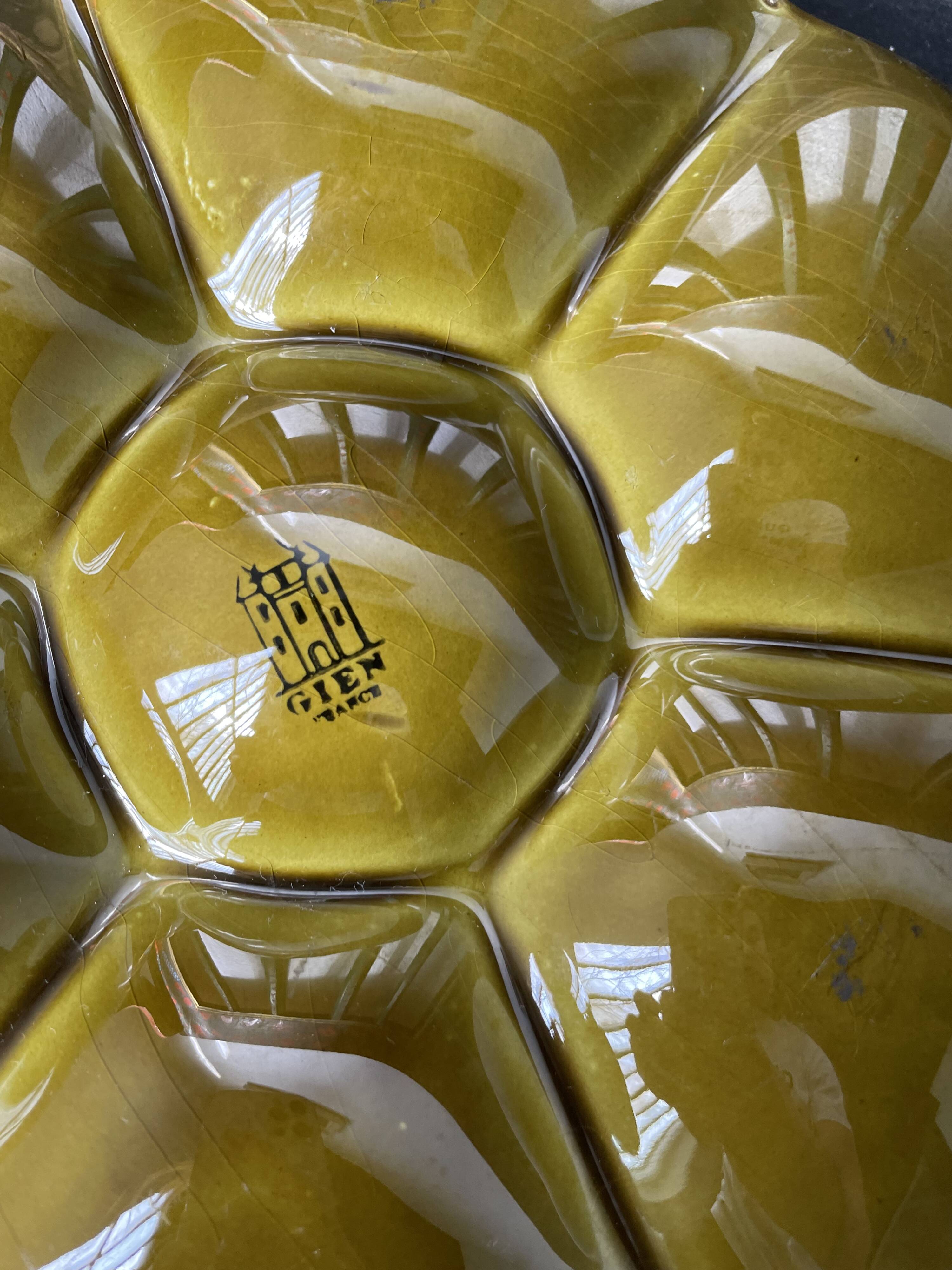 Set of 8 Gien oyster plates