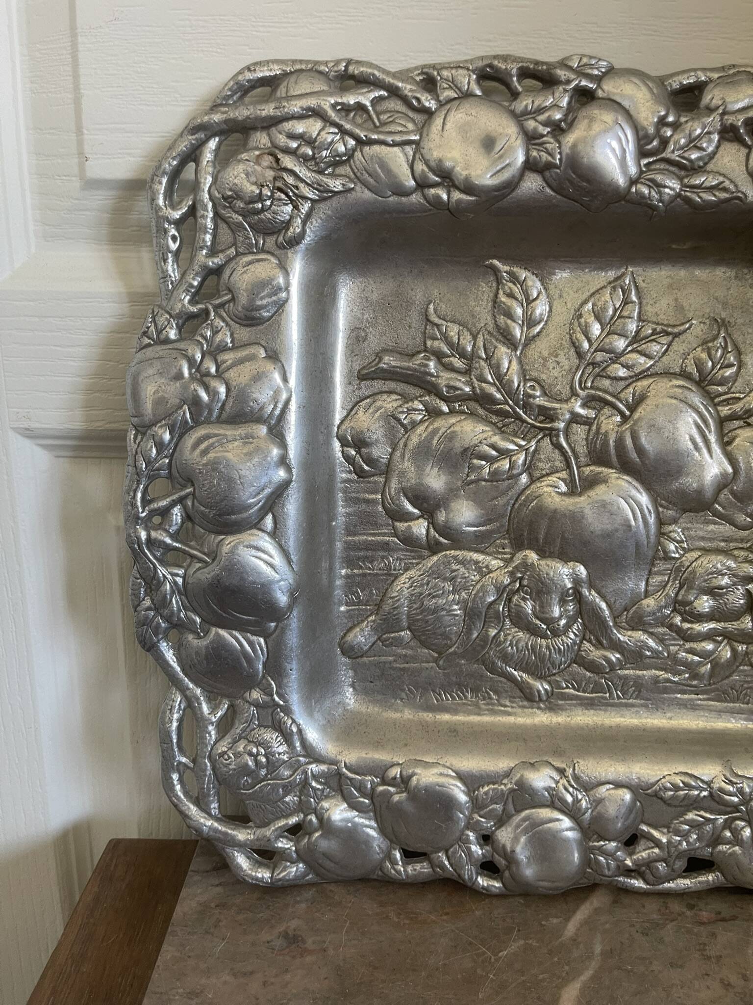 Vintage Arthur Court Designer Apple Bunnies Metal 1993 4