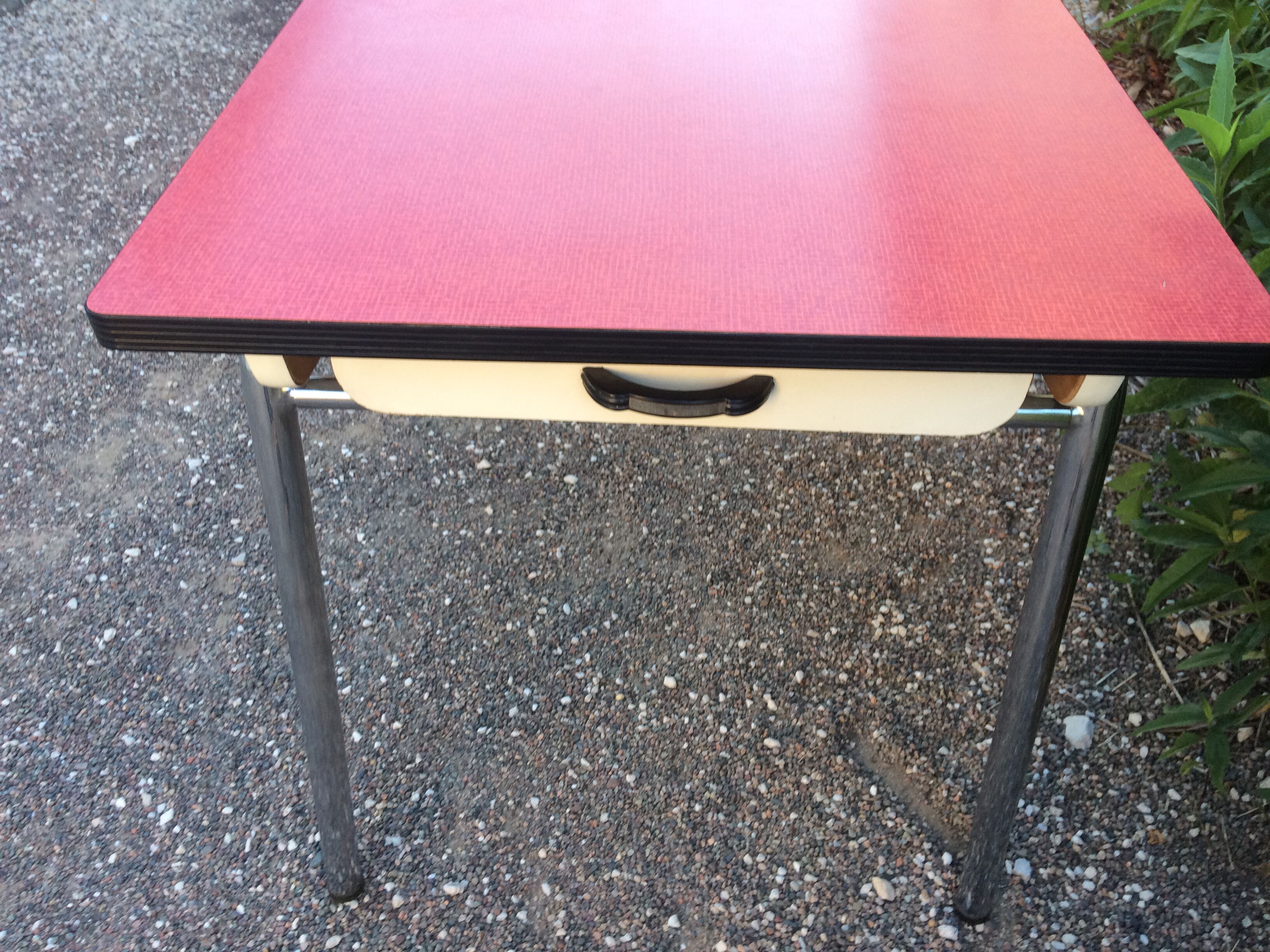Table formica