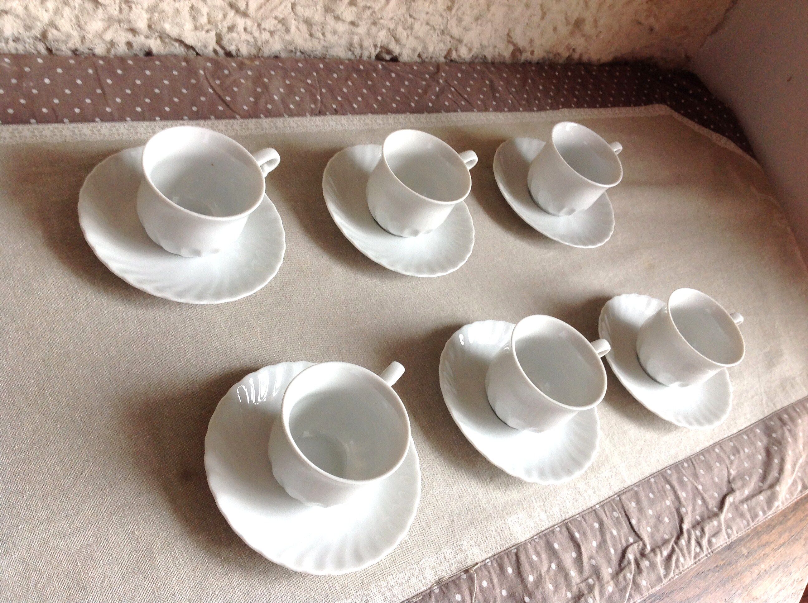 Six tasses et sous tasses en porcelaine blanche de Couleuvre des années 60-70