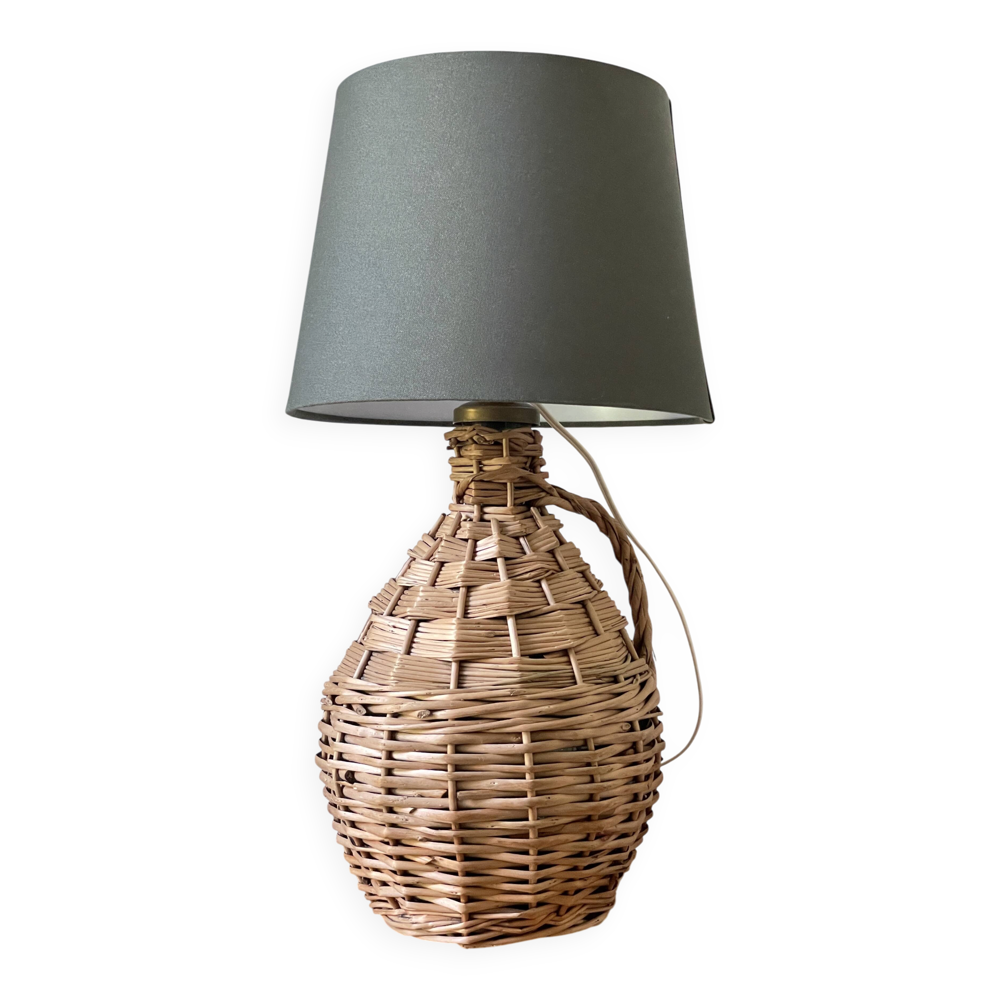 VINTAGE Lady Jeanne LAMP in RATTAN