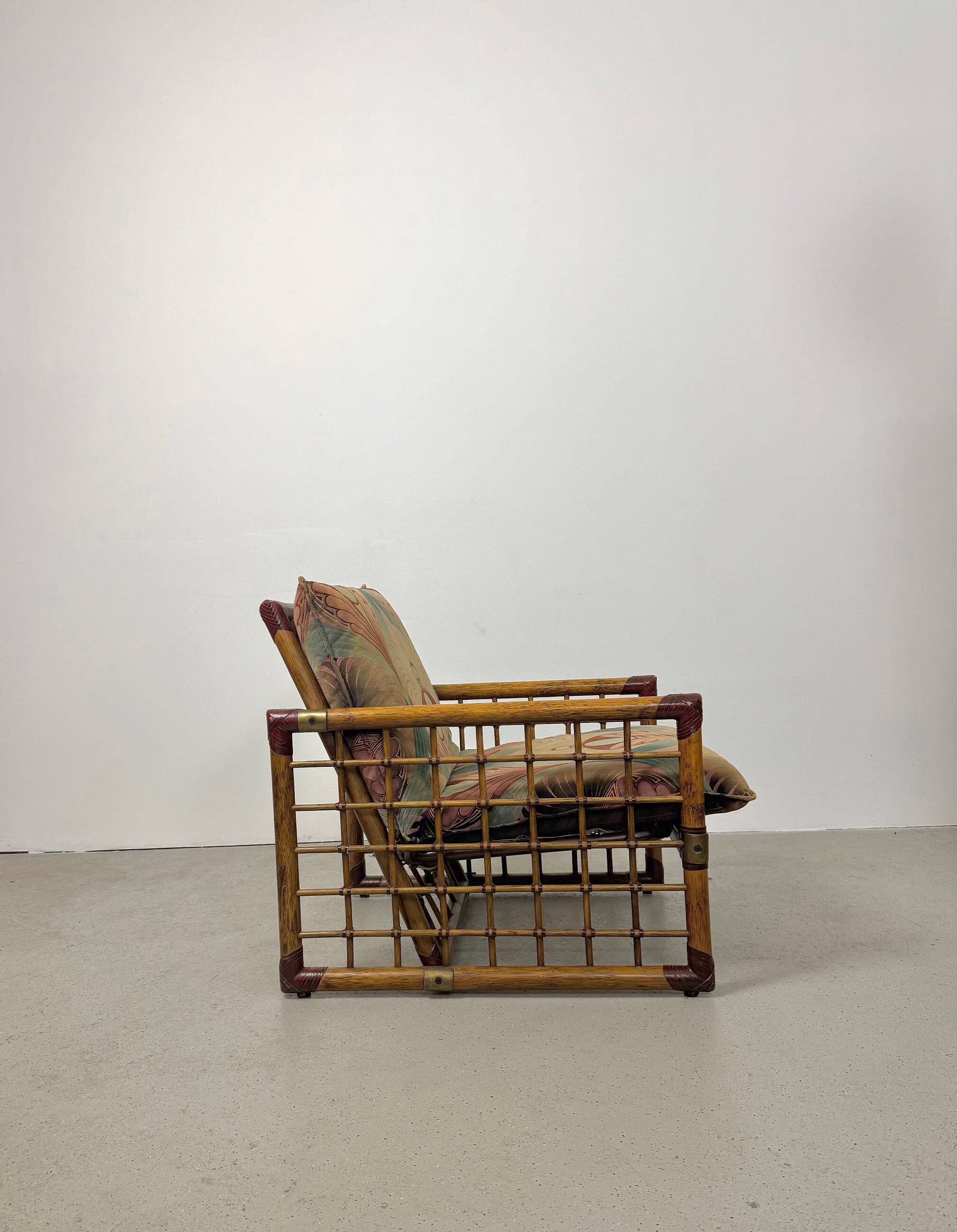 Chaise longue italienne des années 1970 en bambou, rotin, laiton et tissu style Liberty