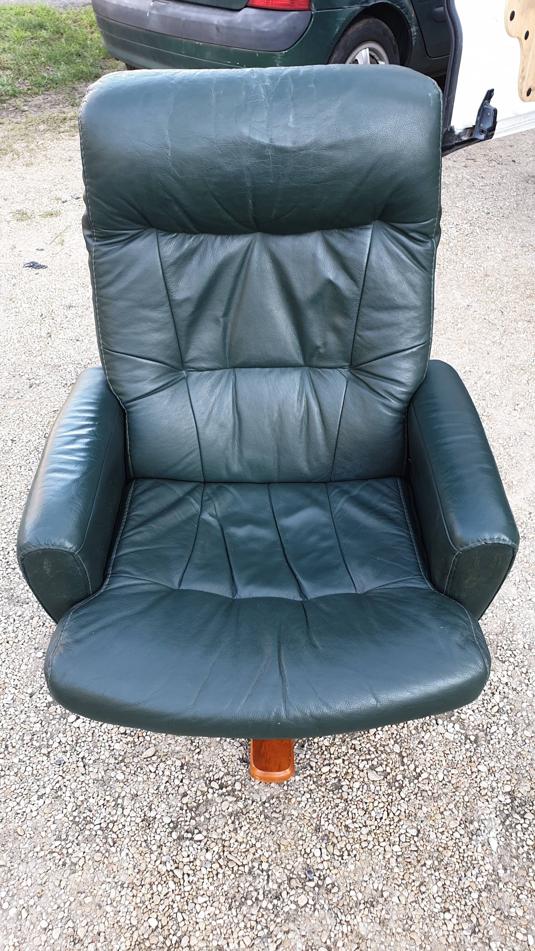 Reclining relaxing chair