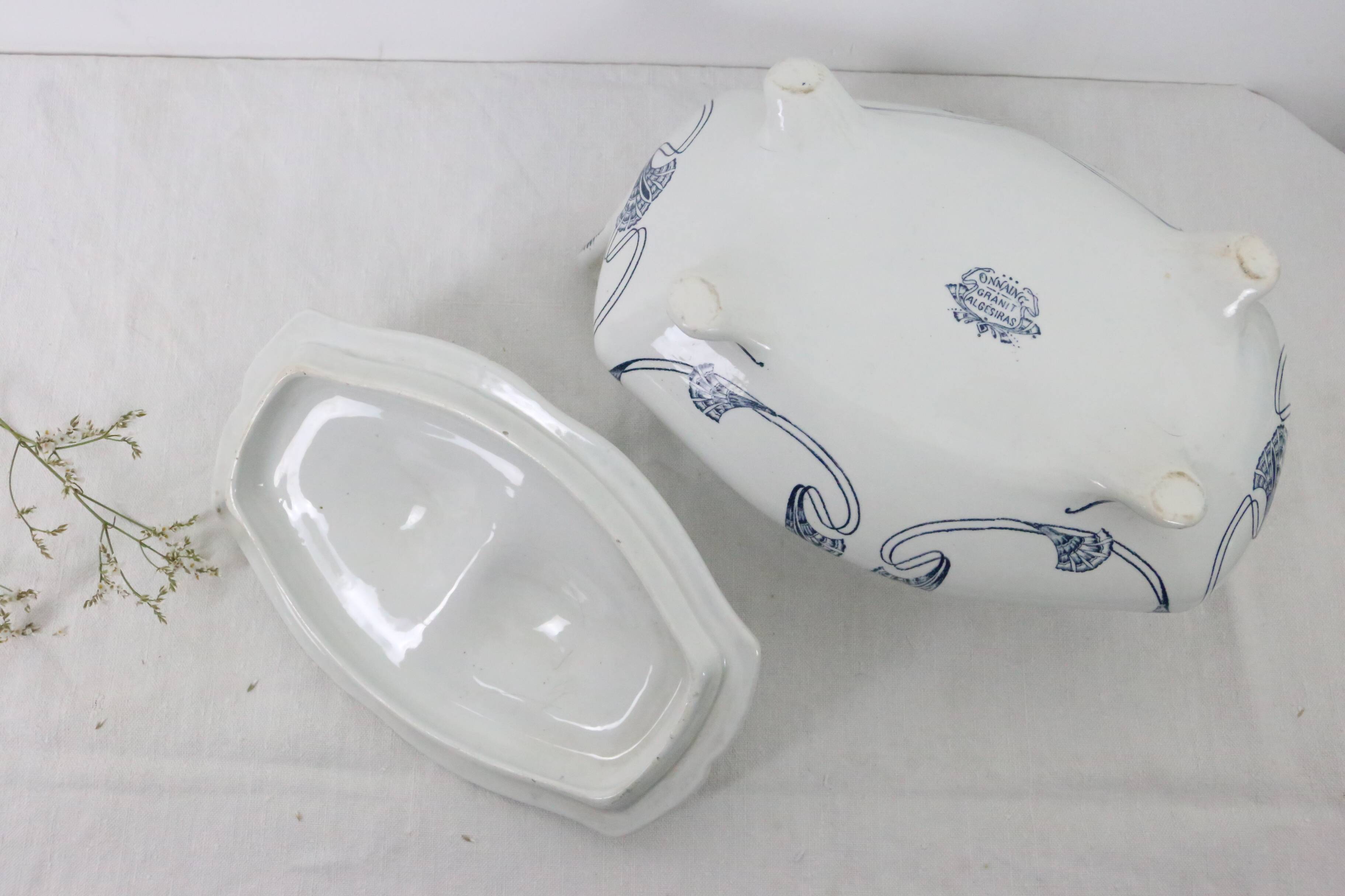 Art Nouveau soup tureen in Onnaing earthenware