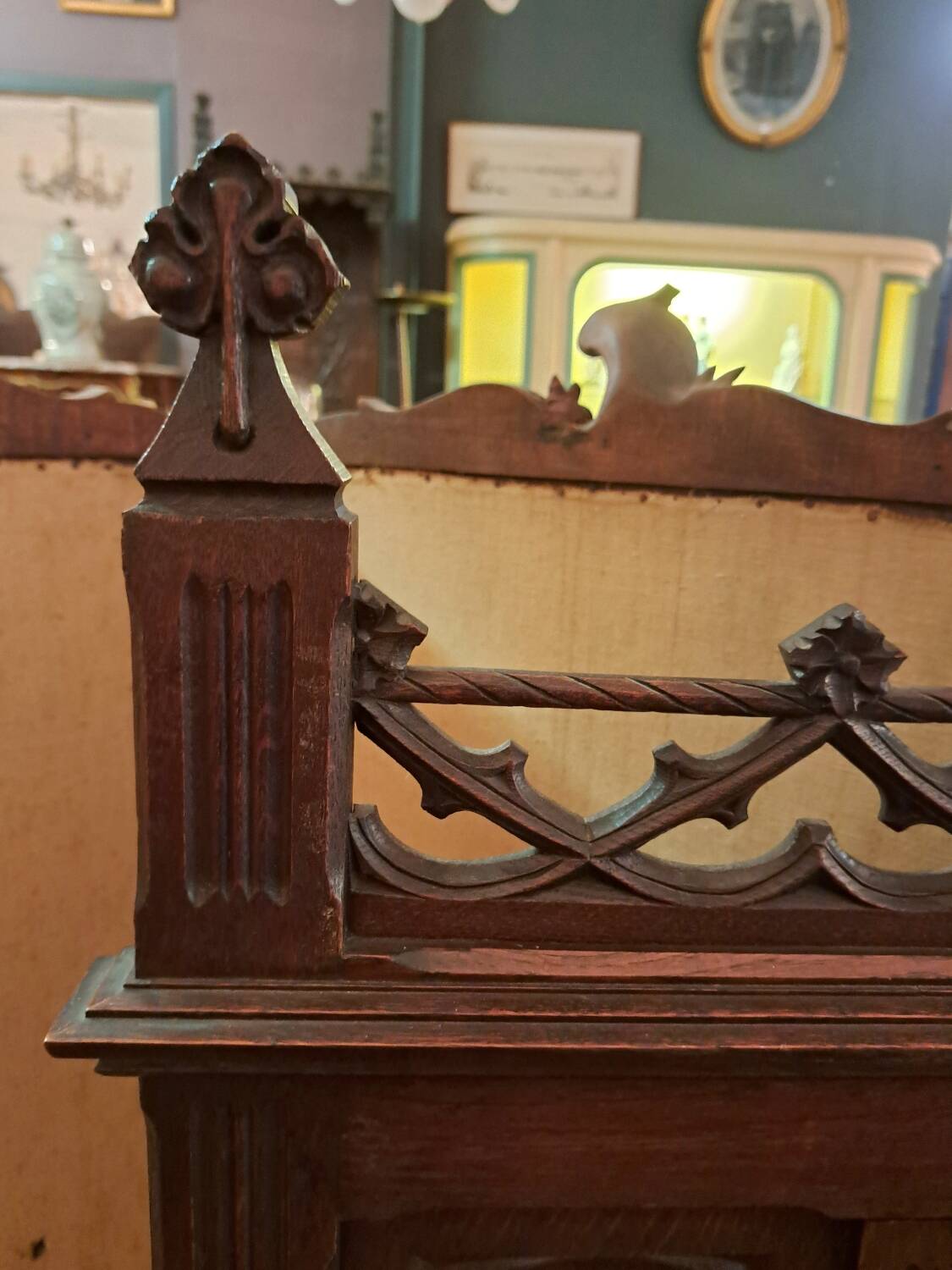 Neo-Gothic chest bench from the late 19th century