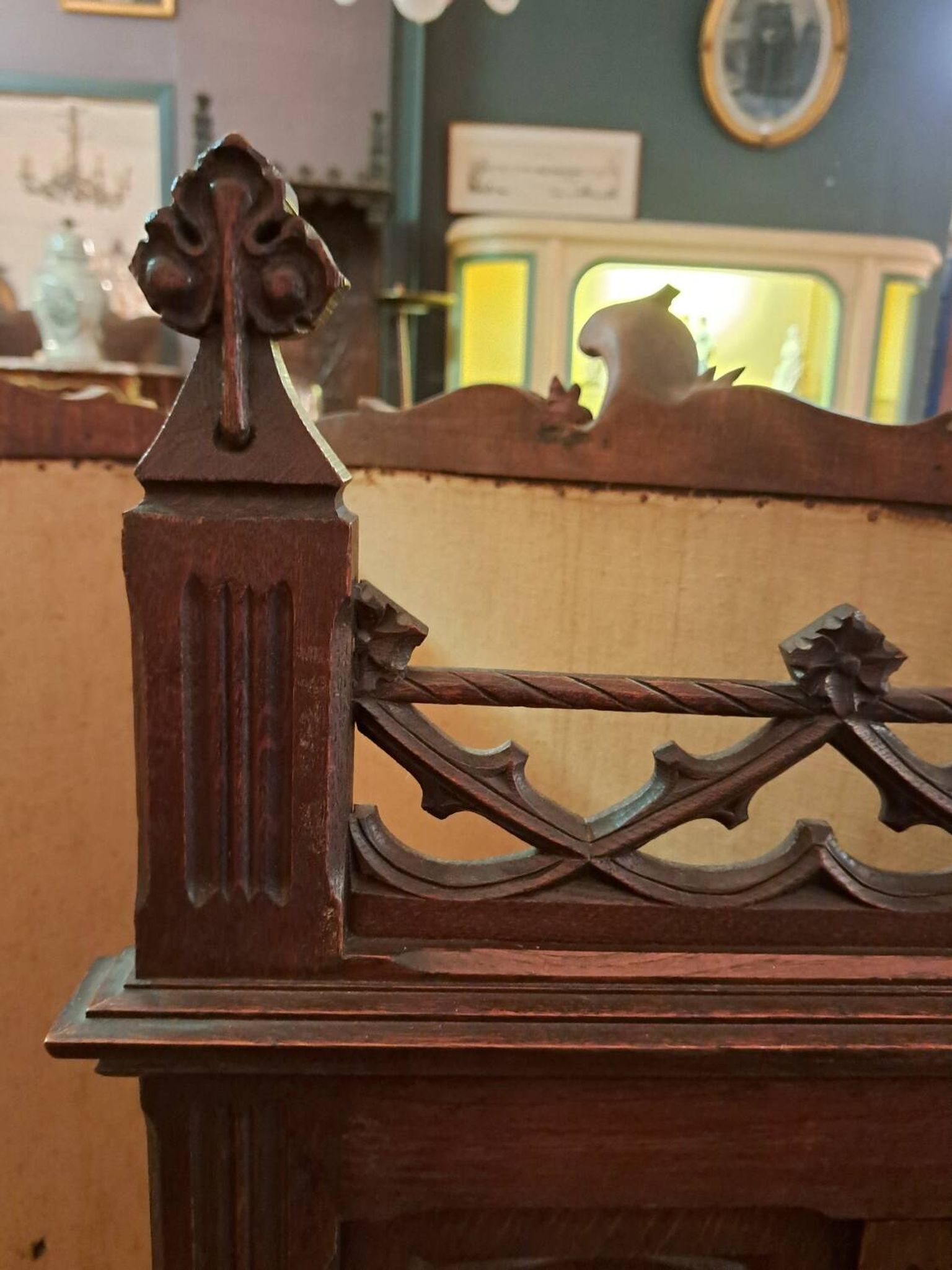 Neo-Gothic chest bench from the late 19th century