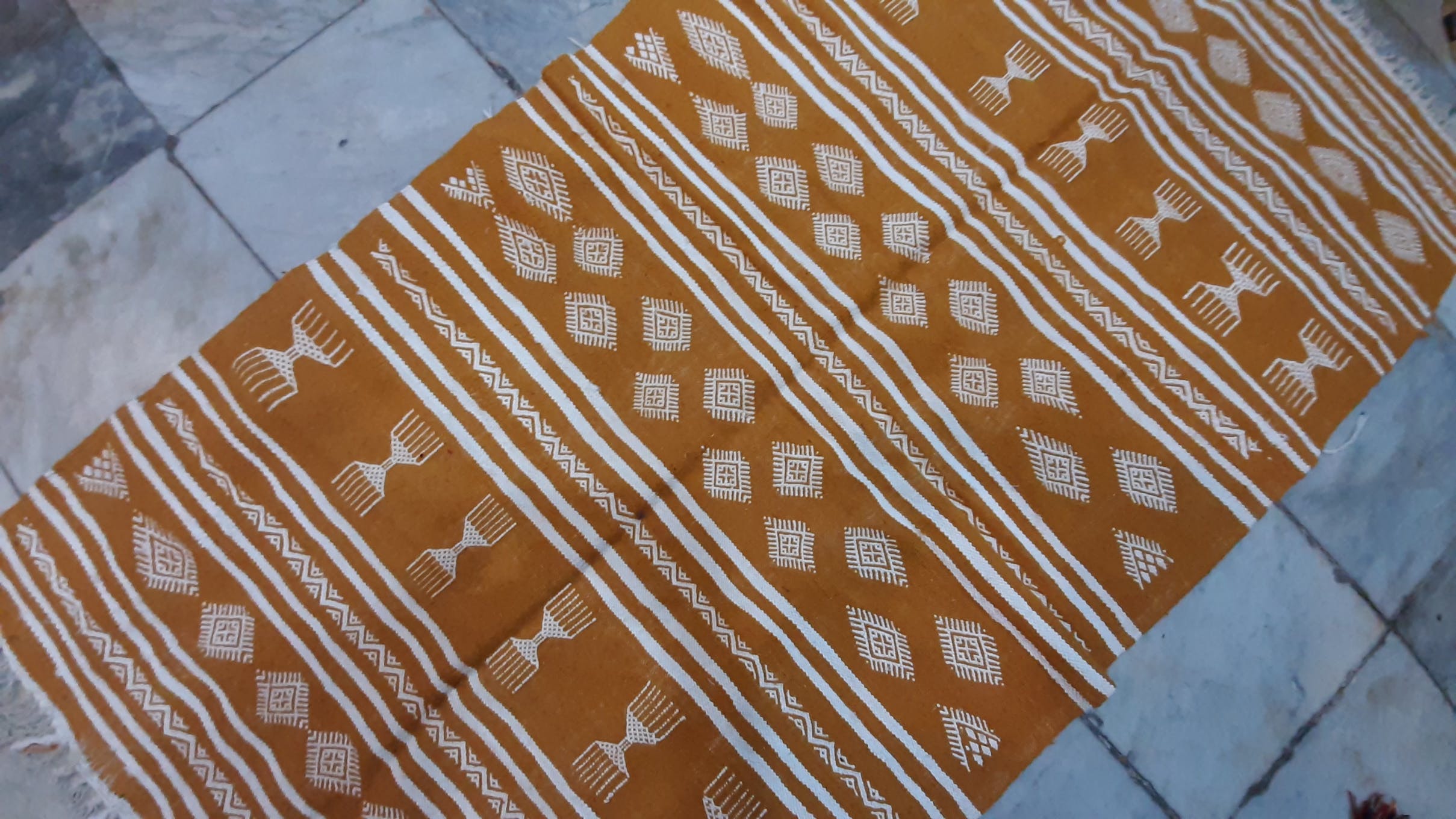 Moroccan Berber yellow kilim carpet made entirely by hand in pure wool