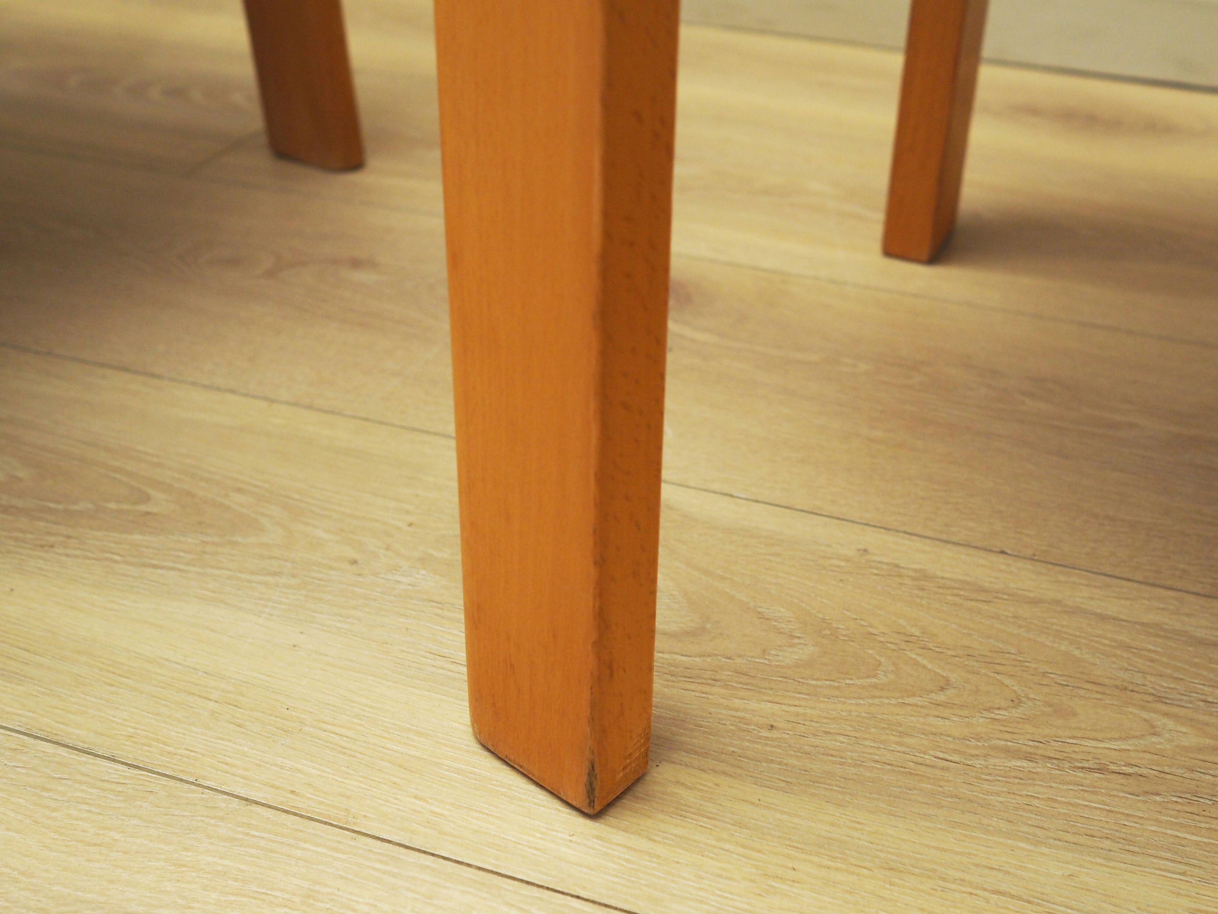 Ensemble de quatre chaises en hêtre, design italien, années 1970, production : Italie
