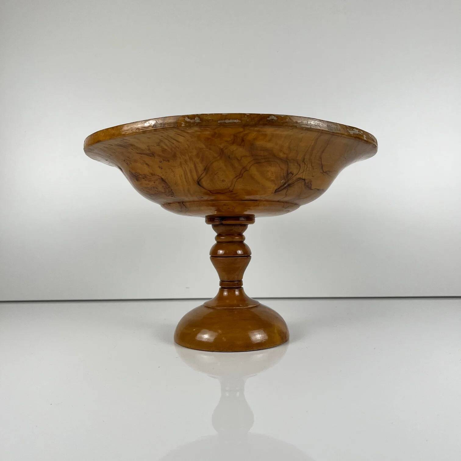 Cup - Footed fruit bowl made of single-piece olive wood, 1950-60