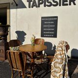 Rattan and chestnut living room