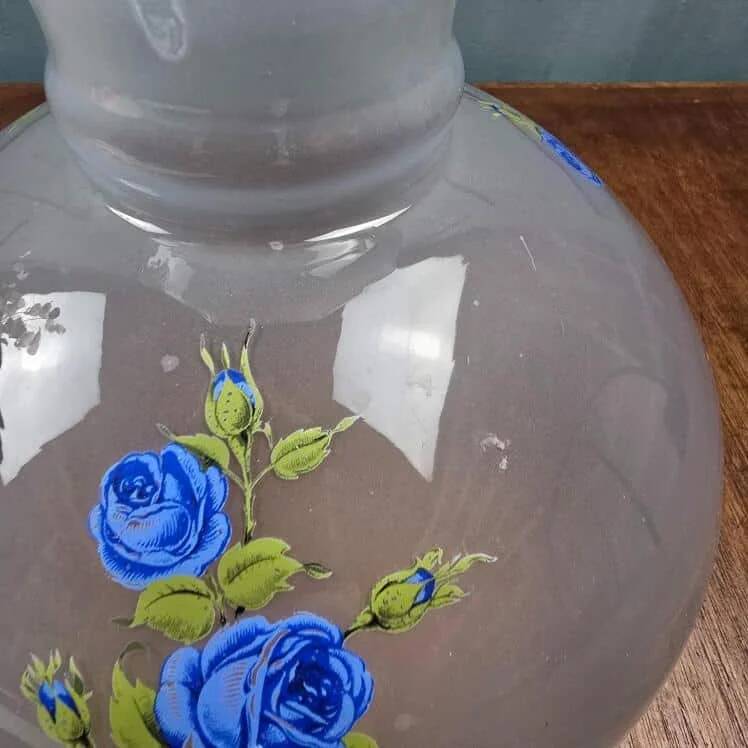 Vintage globe with blue flowers – Frosted glass lampshade in a romantic style