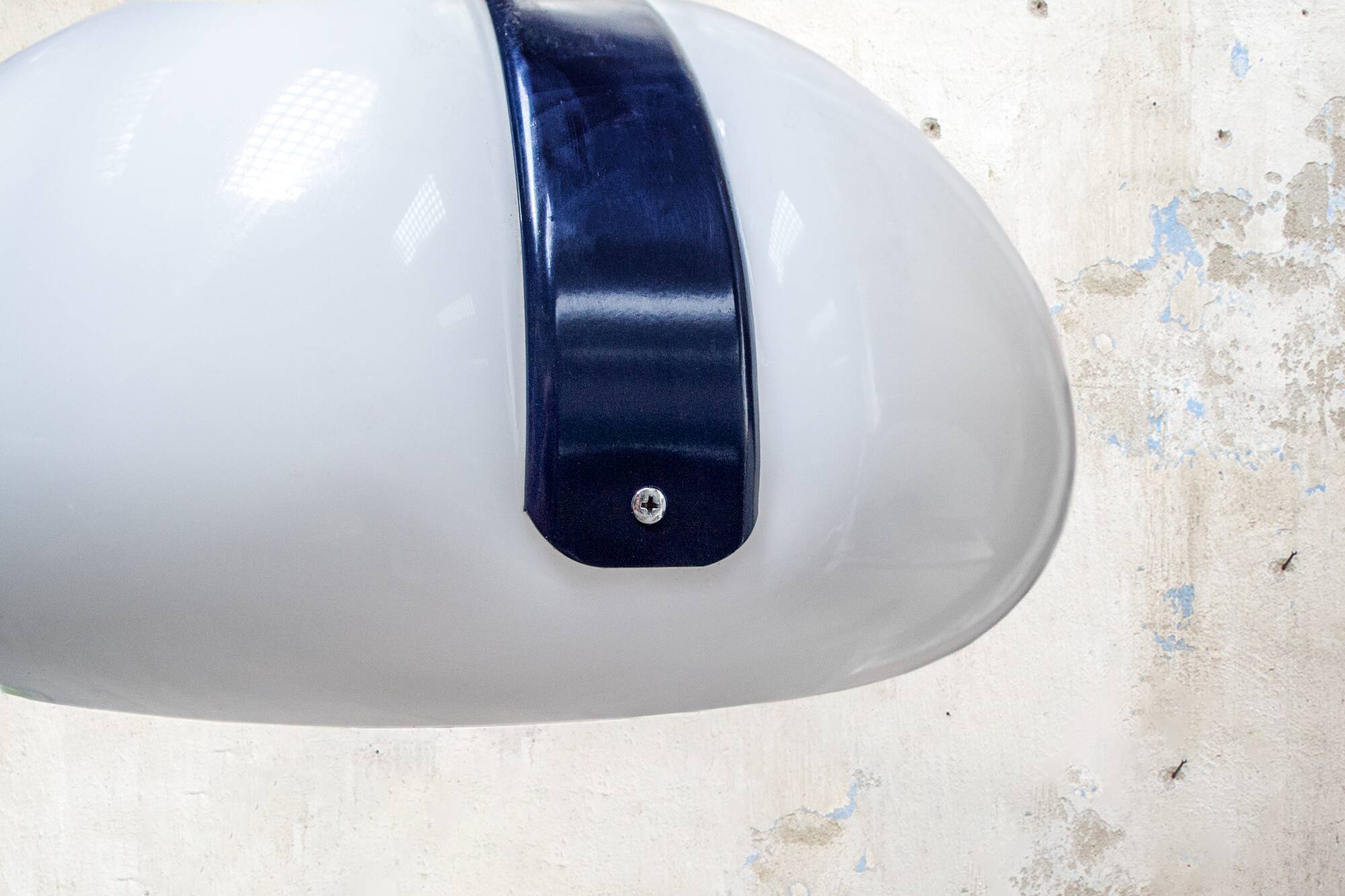 Lampadario quattro luci in Plexiglas e metallo laccato Italia anni '70