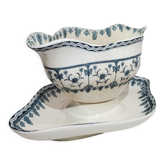 Doulton model Cardinal gravy boat